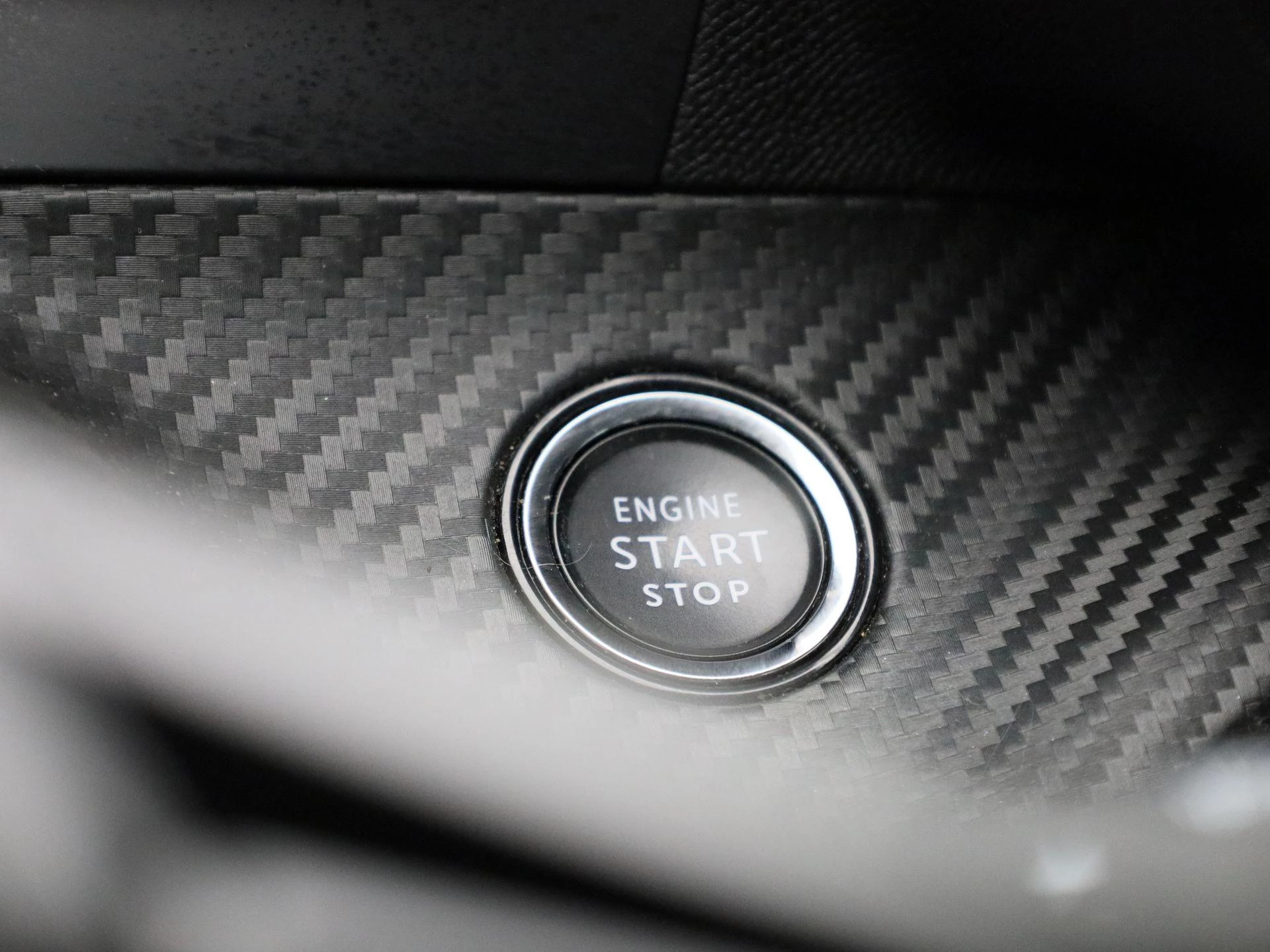 Peugeot-e-208-image-21