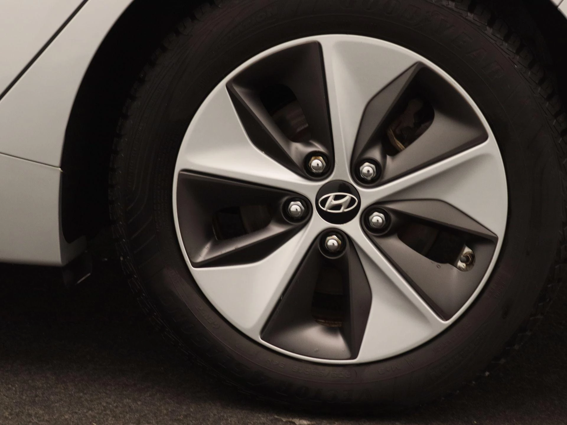 Hyundai-IONIQ-image-19