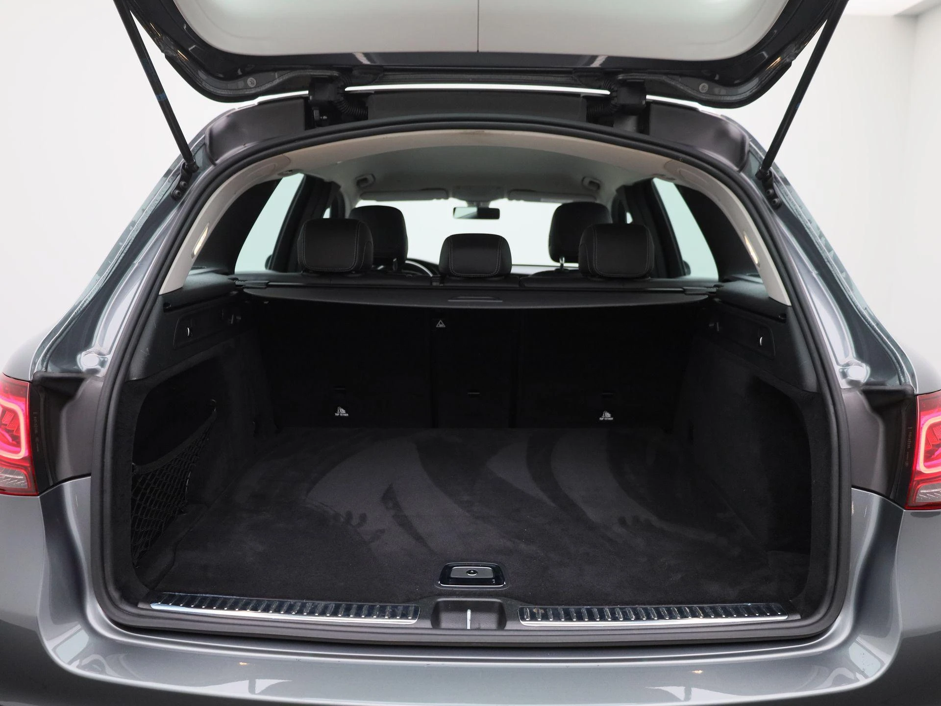 Mercedes-Benz-GLC-image-14