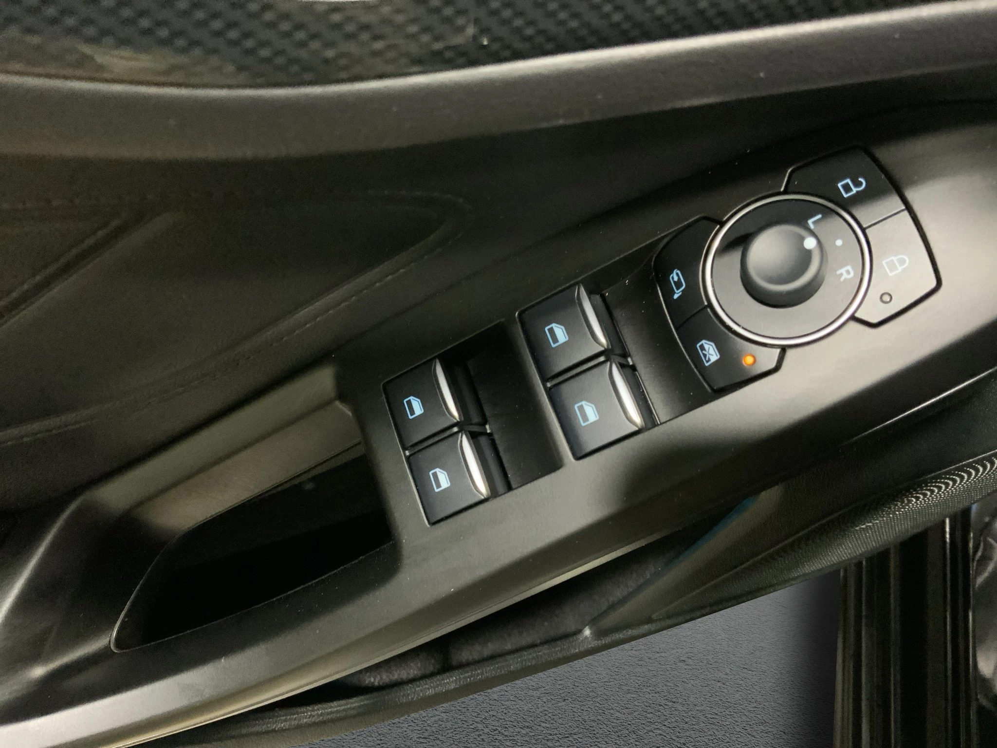Ford Focus ST-Line X Turnier Aut.*AHK*ACC*HUD*KAM*NAVI*WINTER-PKT.
