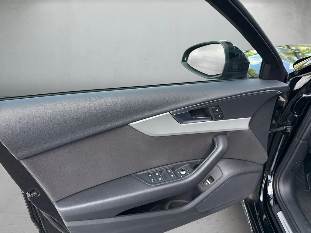 Audi A4 Avant S line 45 TFSI quattro S tronic AHK*HUD