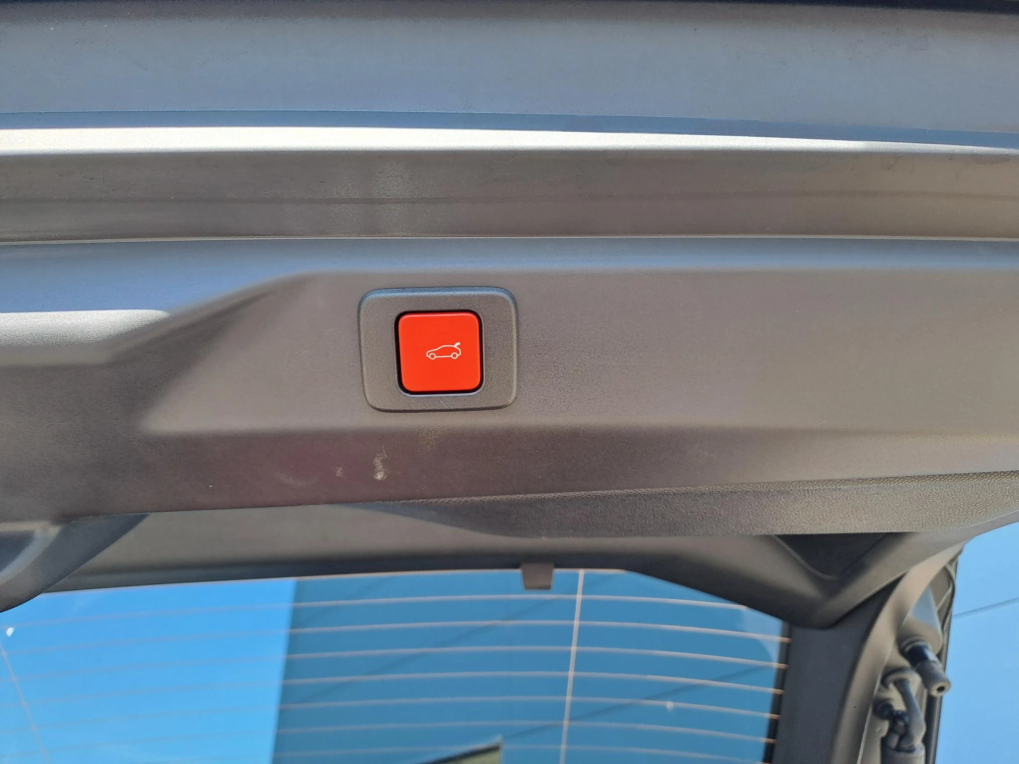 Peugeot-e-3008-image-13