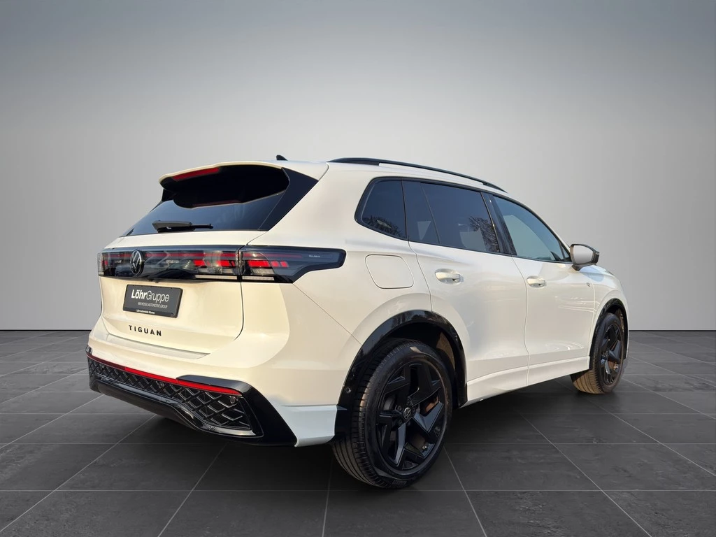 Volkswagen Tiguan 1.5 eTSI R-Line *PANO*360°*AHK*MATRIX*