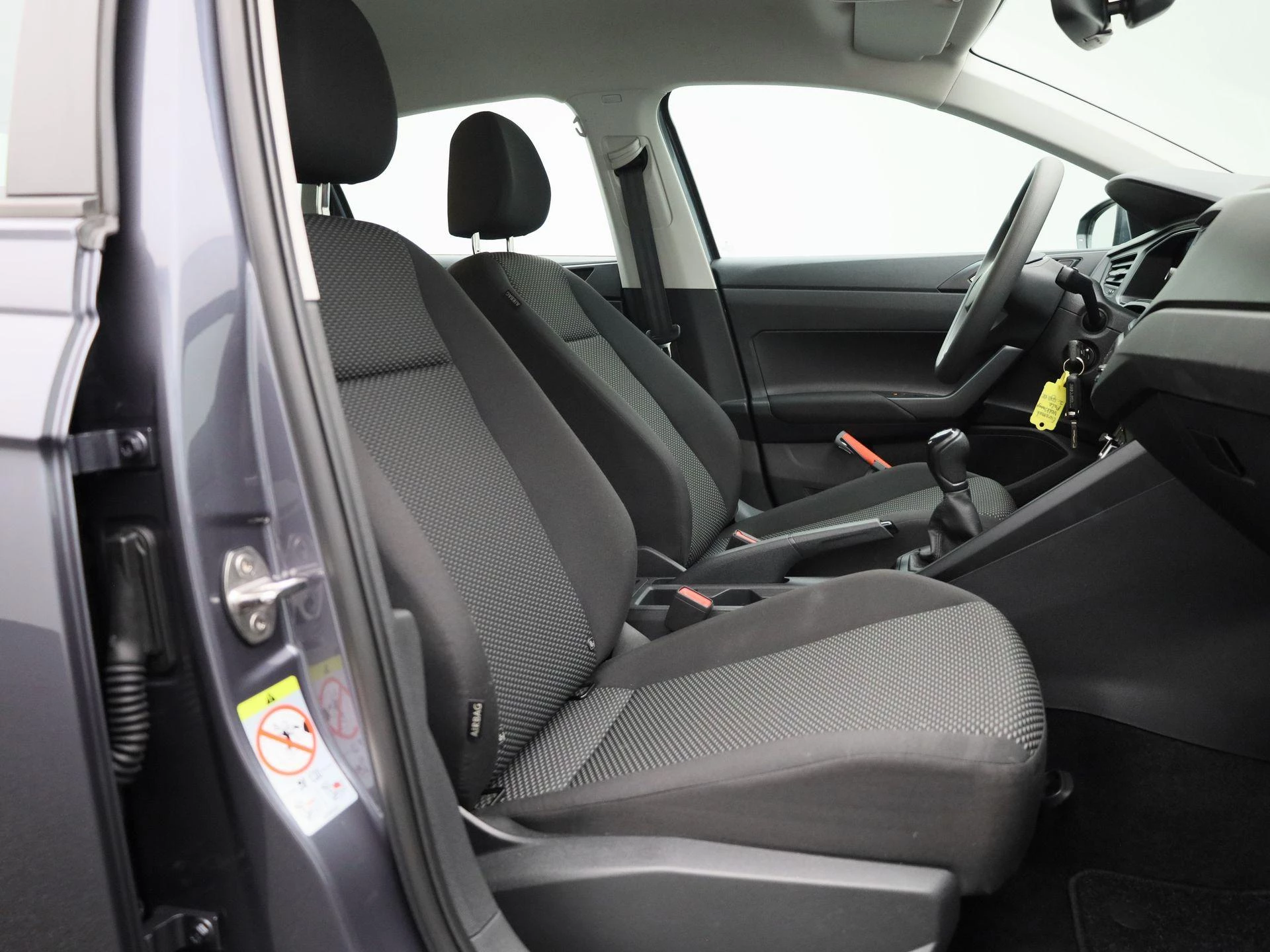 Volkswagen-Polo-image-30