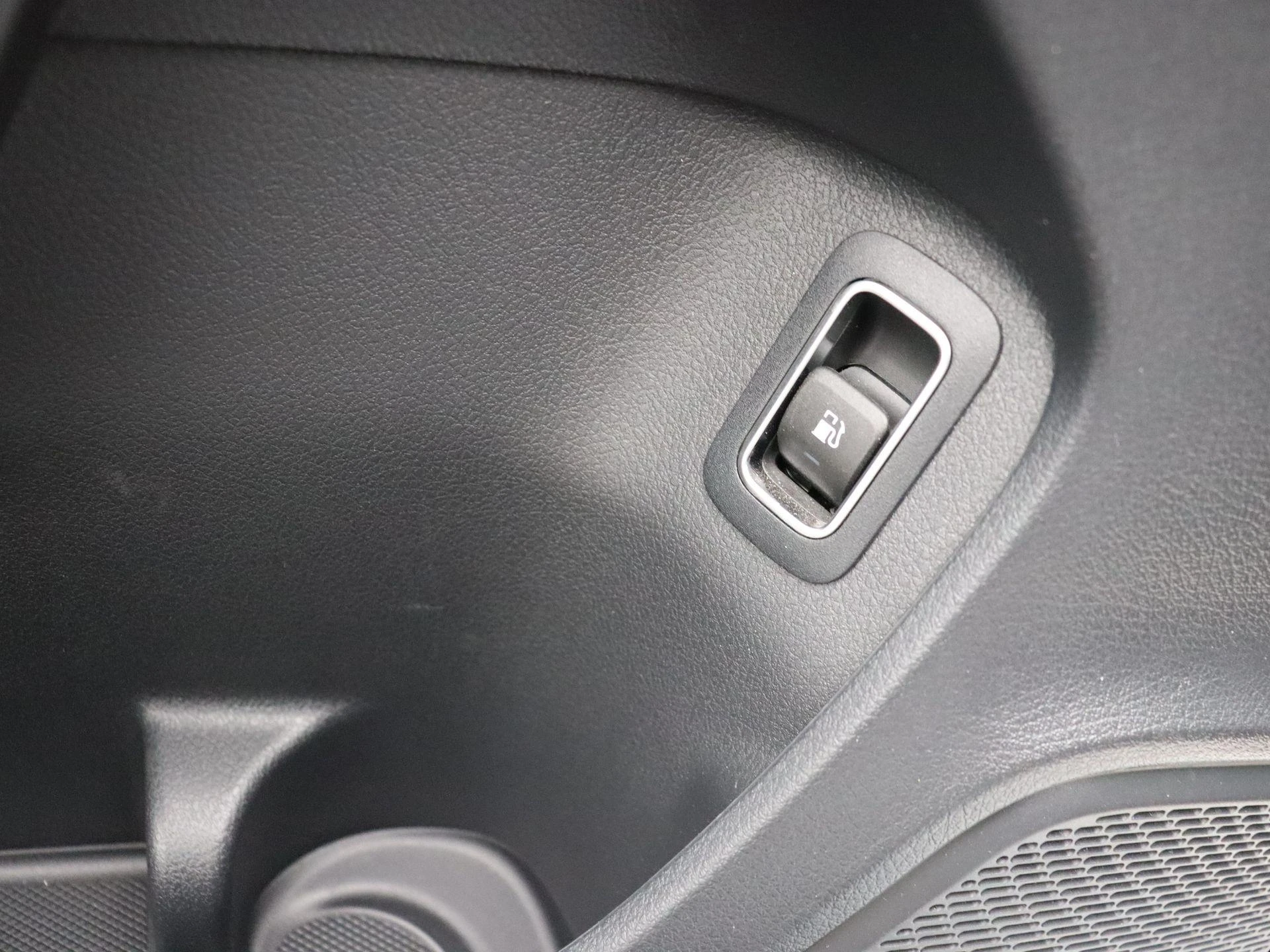 Mercedes-Benz A-Klasse 250 e AMG Line Limousine + TREKHAAK + CARPLAY + NIGHTPAKKET +