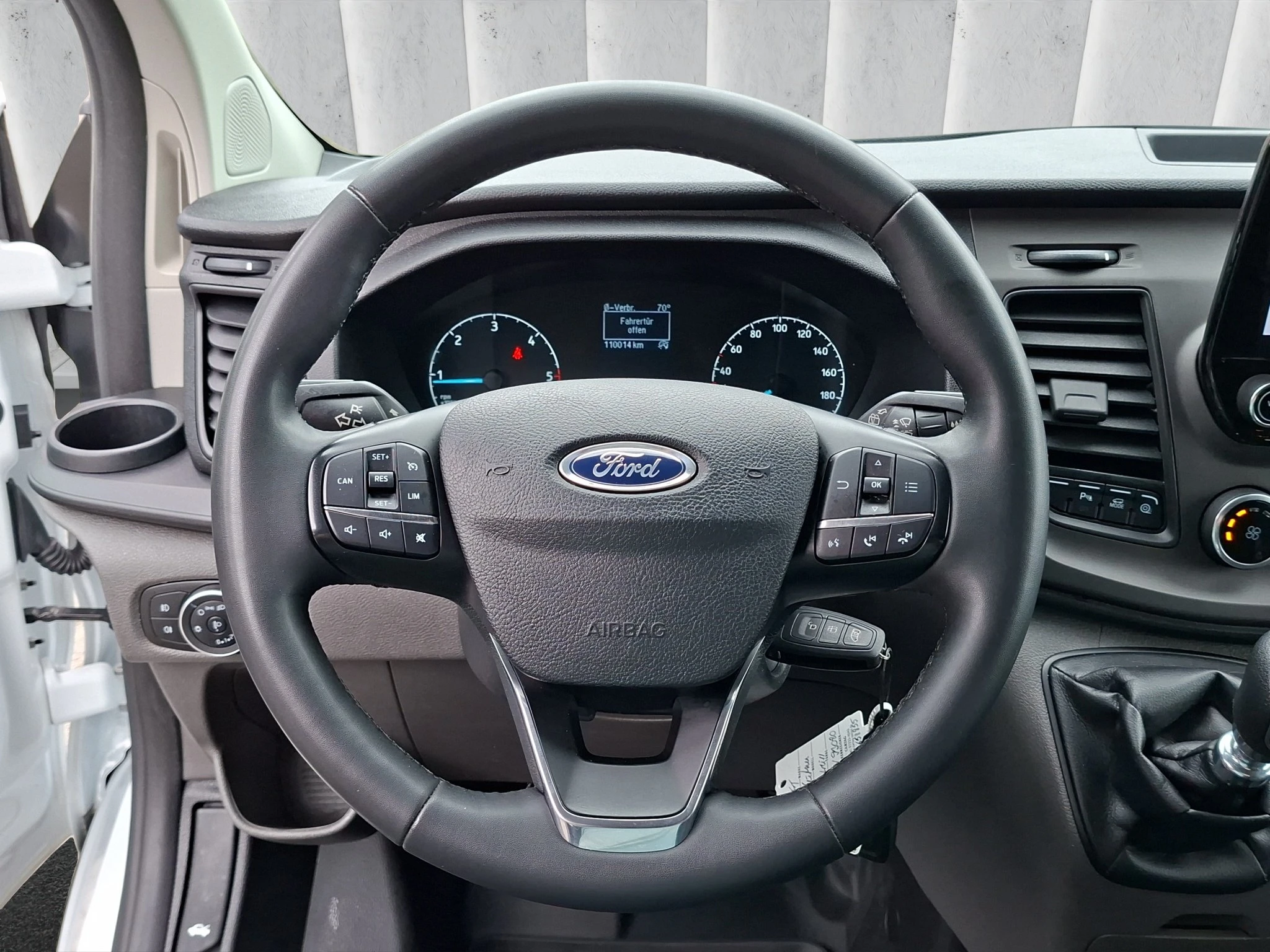 Ford-Transit Custom-image-12