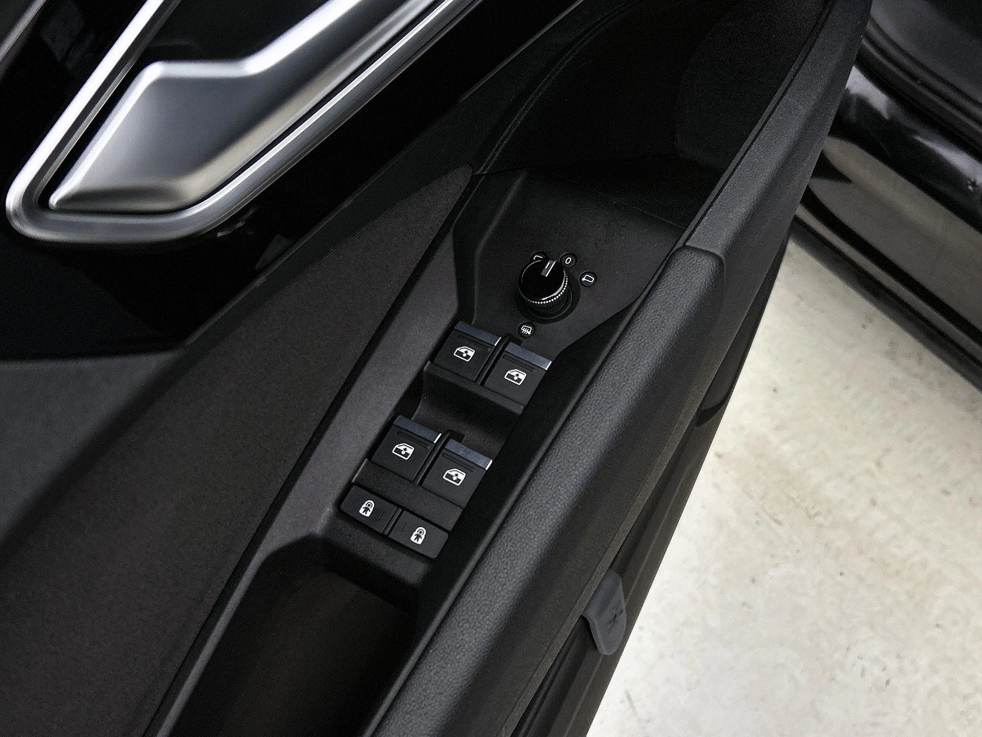 Audi-Q4 e-tron-image-28