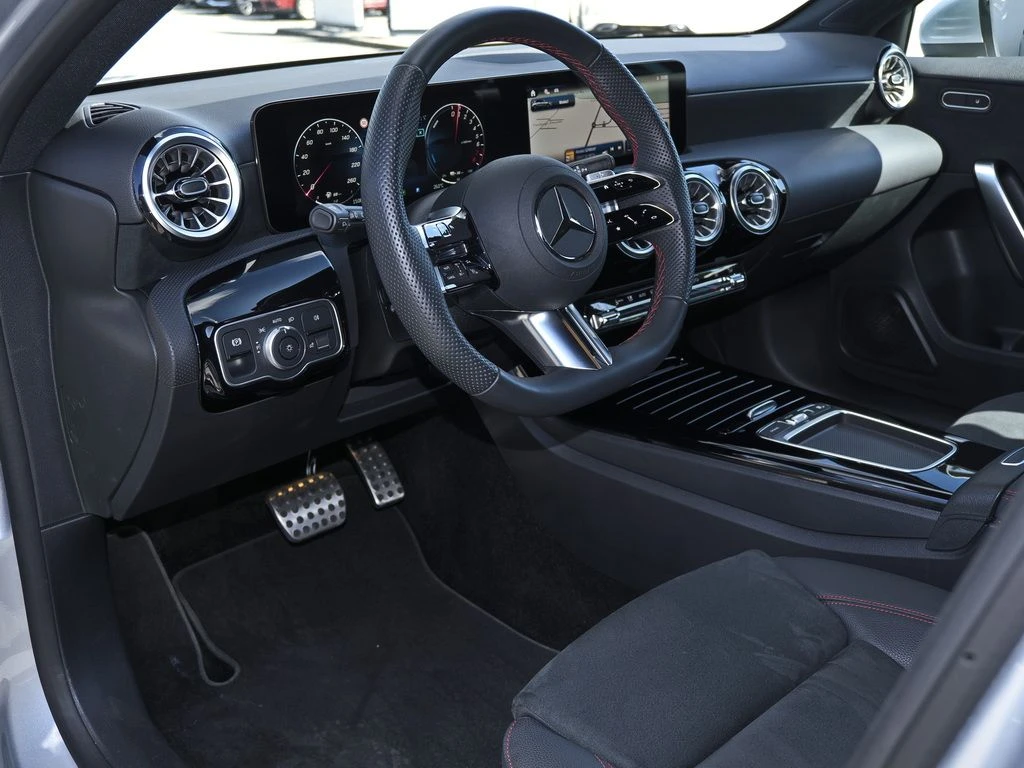 Mercedes-Benz-A-Klasse 250 e-image-8
