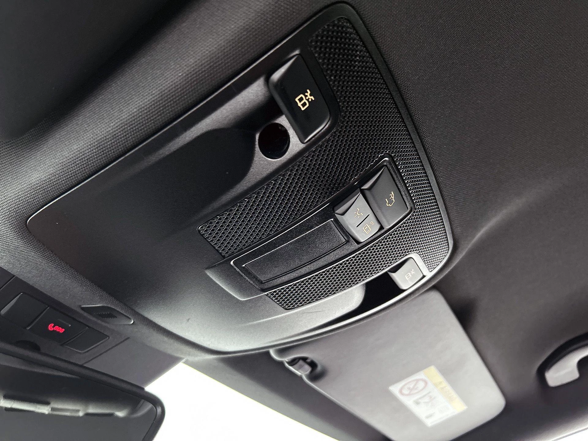 Mercedes-Benz-CLA-image-18