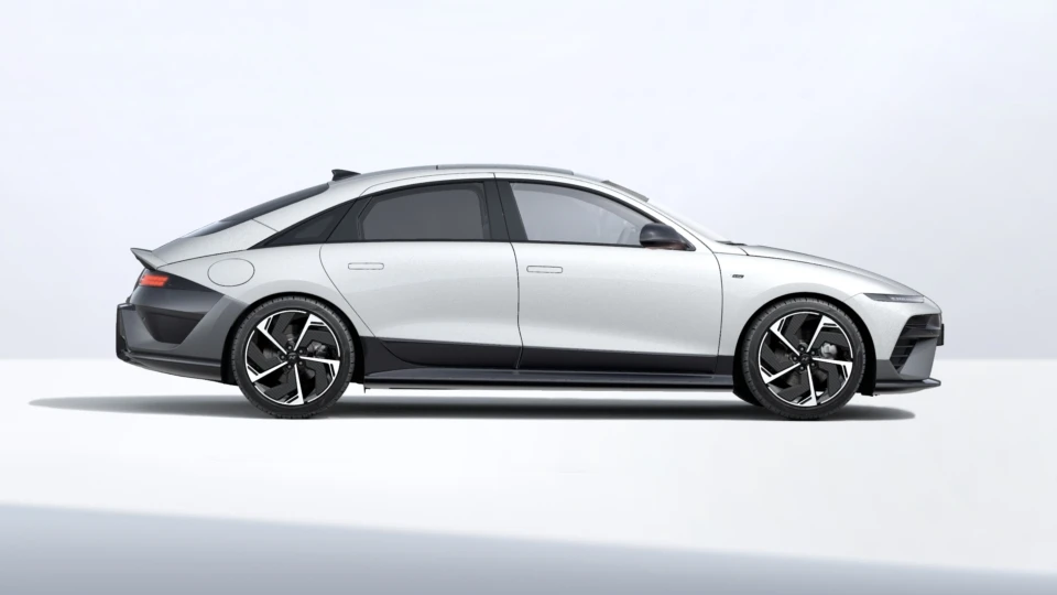 Hyundai-IONIQ 6-image-2
