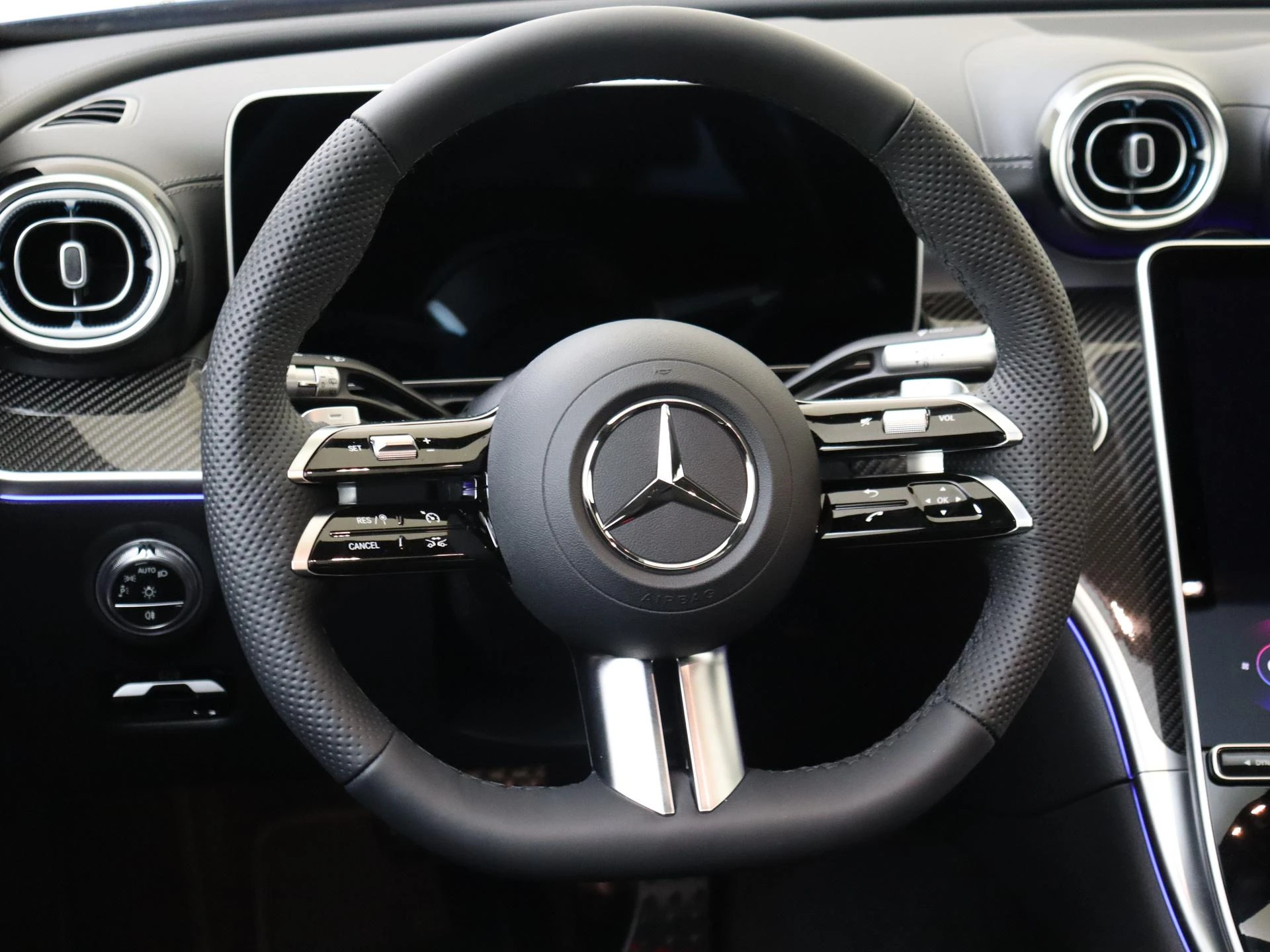 Mercedes-Benz-C-Klasse-image-9