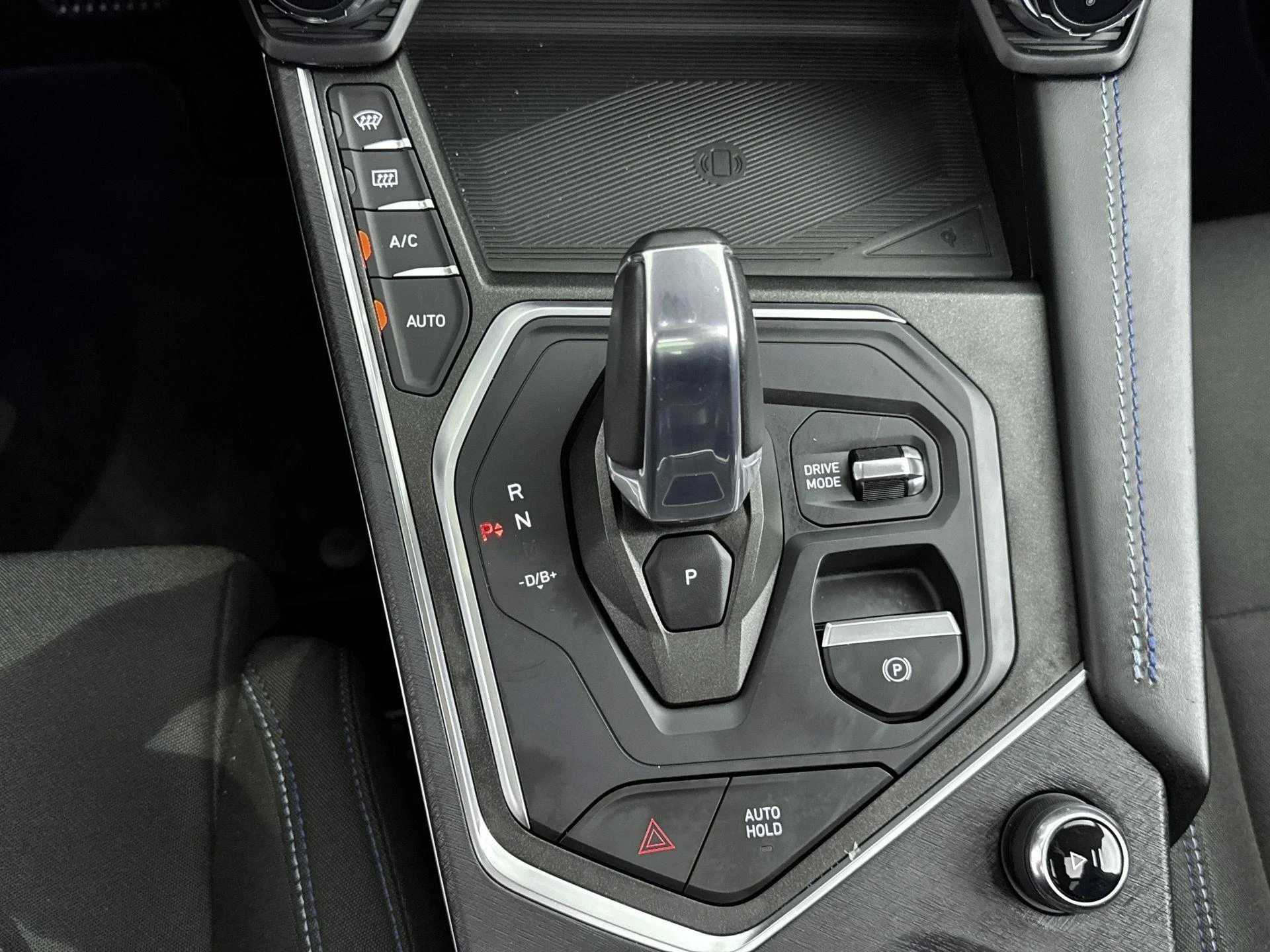 Lynk & Co-01-image-12