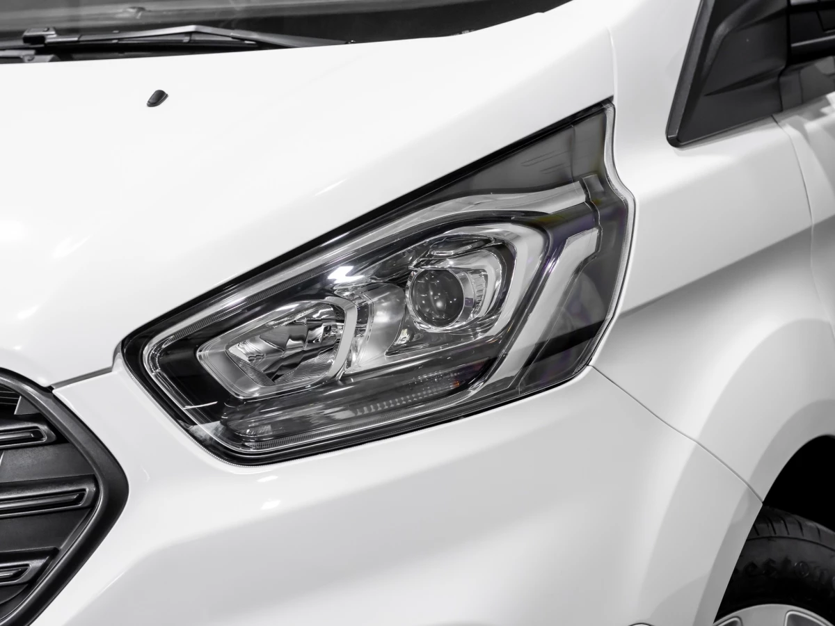 Ford-Transit Custom-image-3