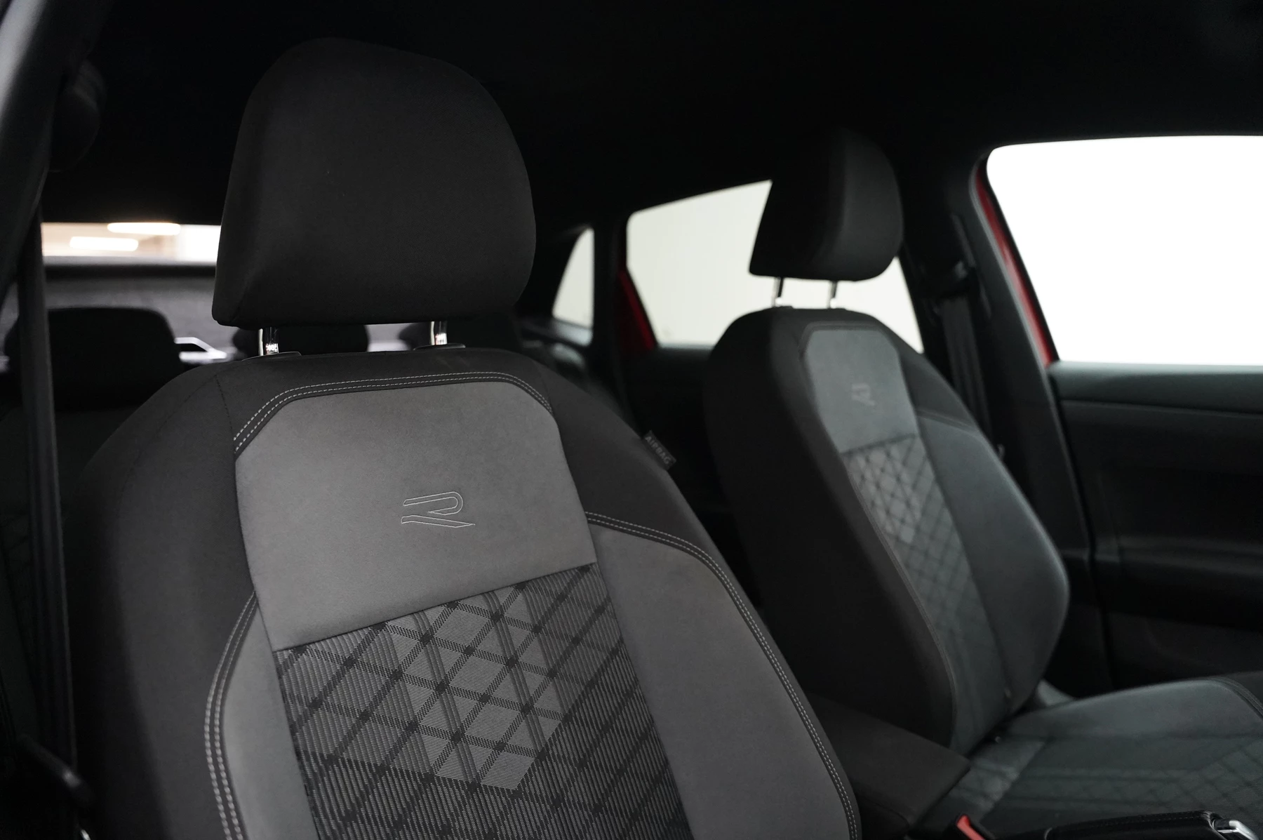 Volkswagen-Polo-image-21