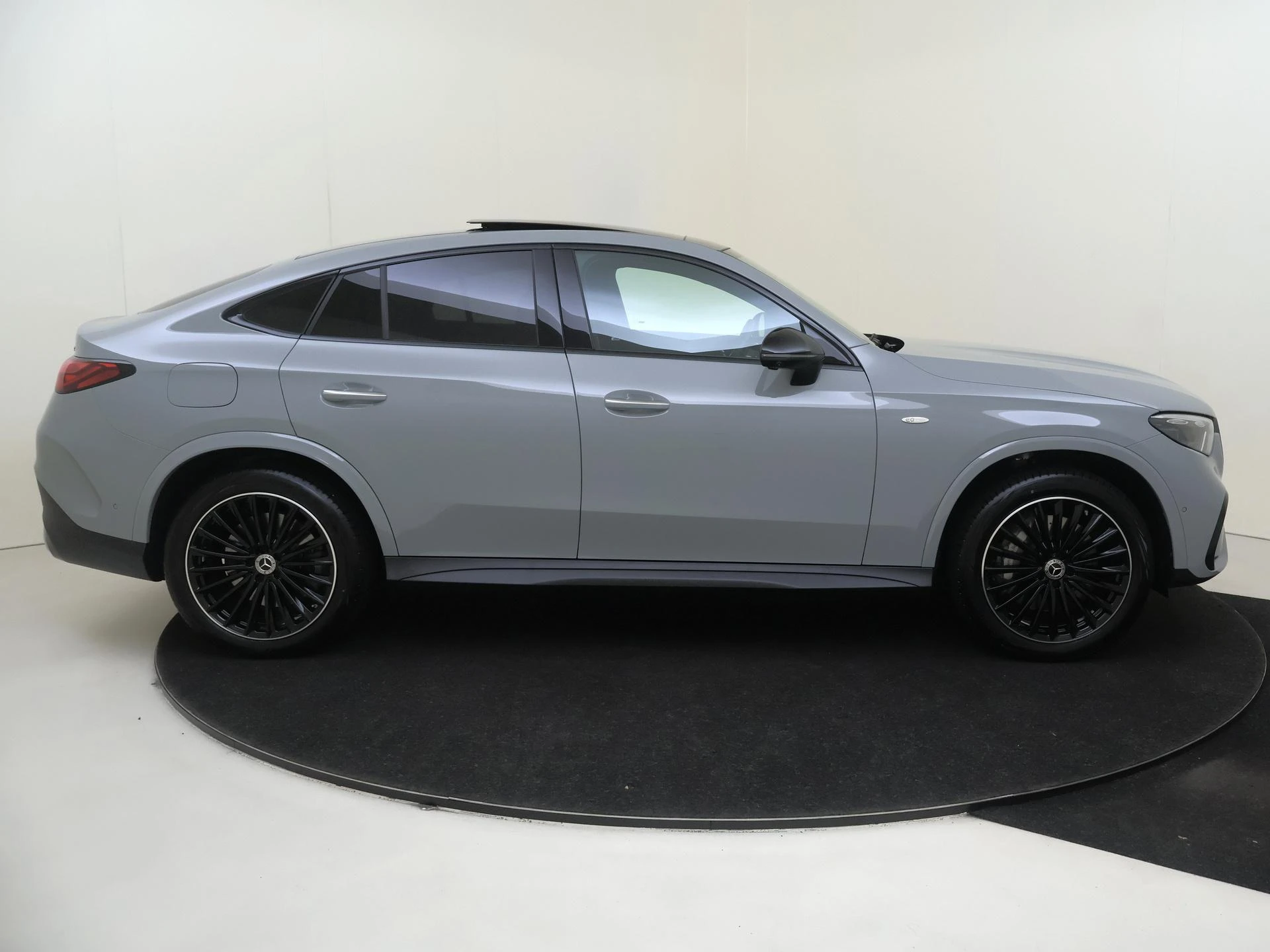 Mercedes-Benz-GLC-image-8