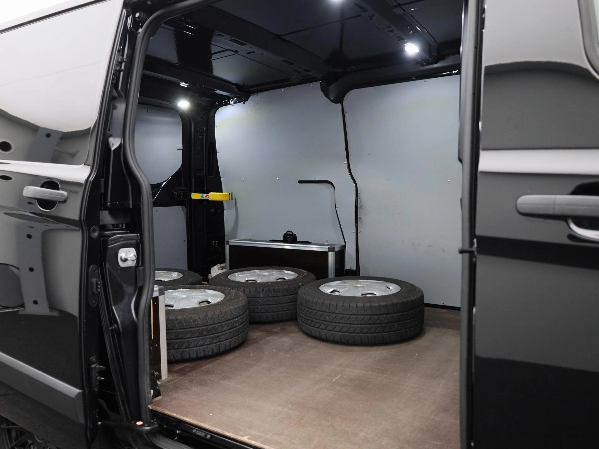 Ford-Transit Custom-image-18