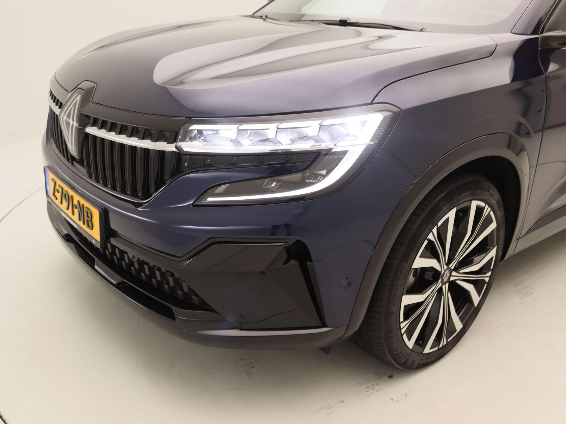Renault Espace E-Tech full hybrid 200 iconic 7p.