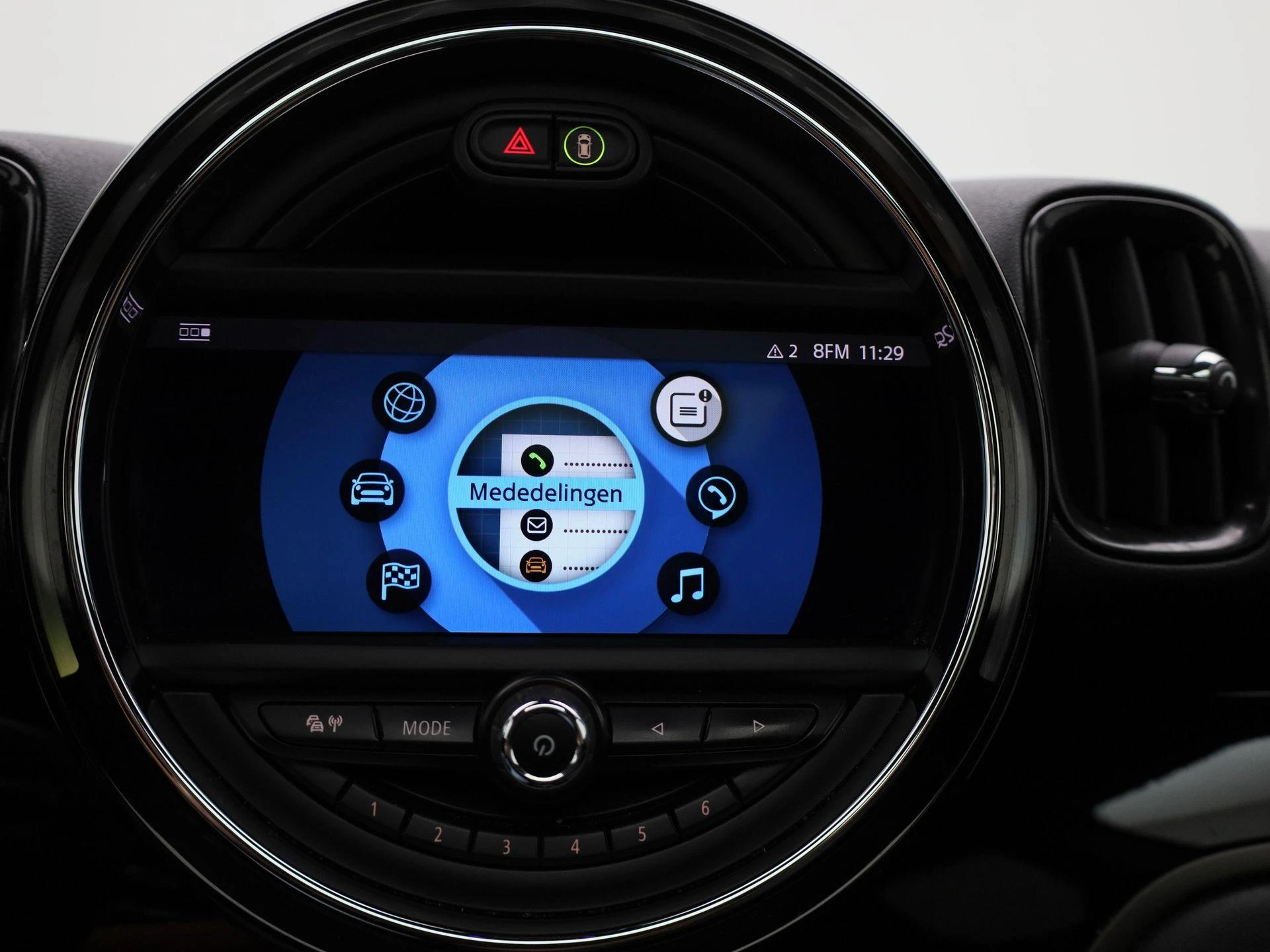 MINI-Countryman-image-18