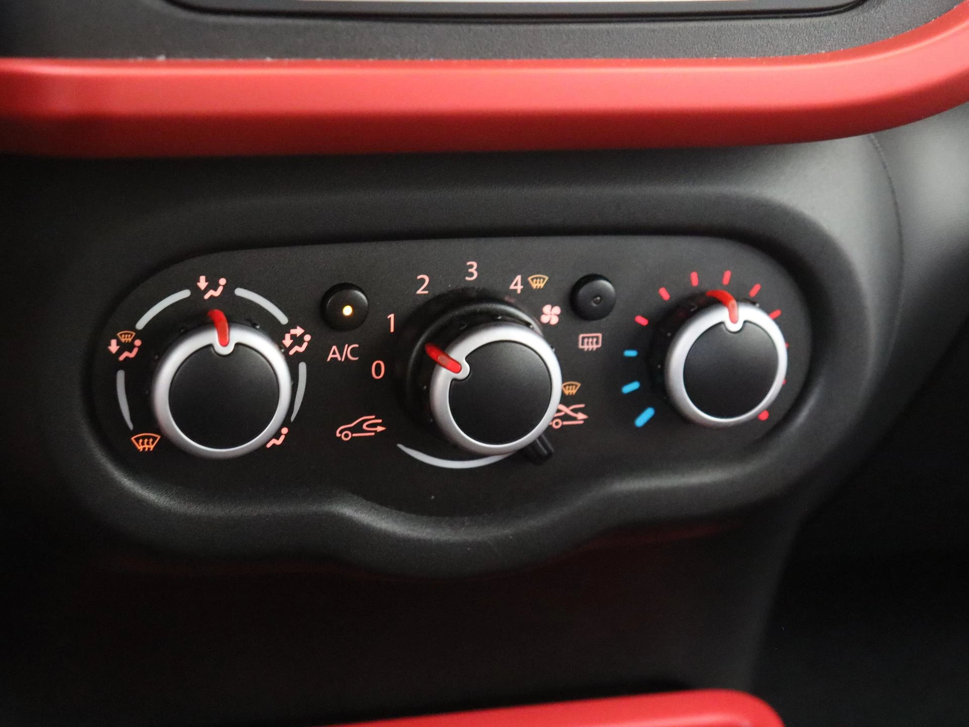 Renault-Twingo-image-17