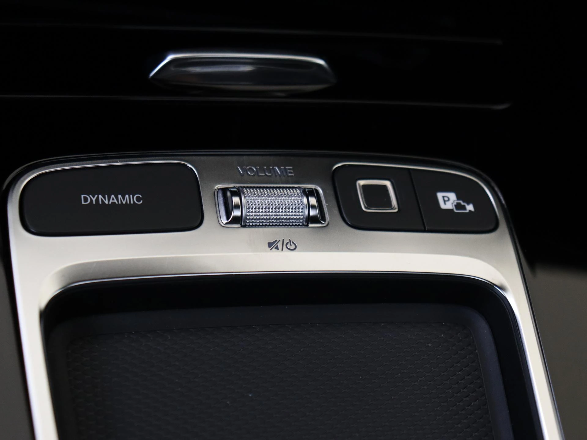 Mercedes-Benz-CLA-image-20