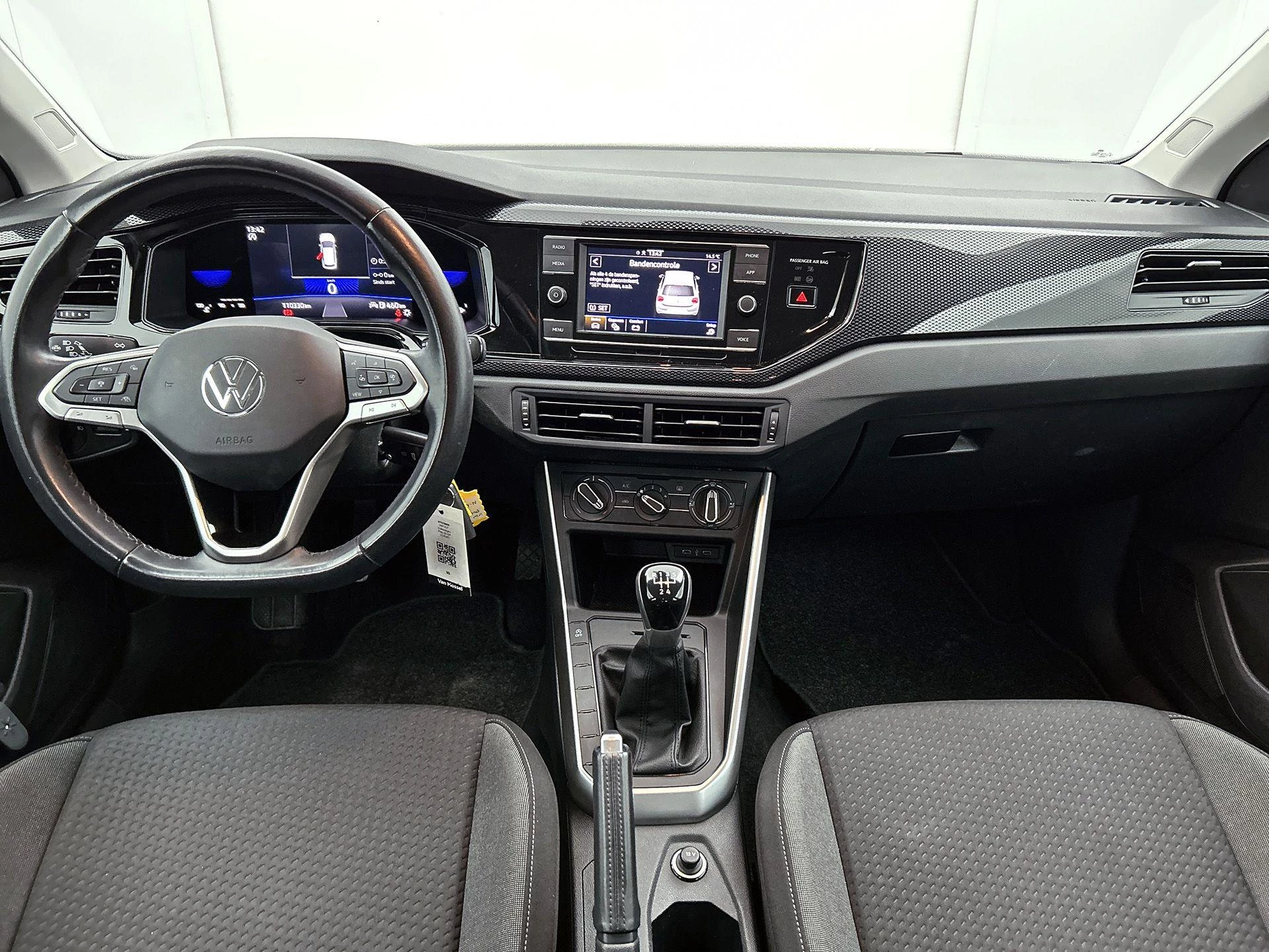 Volkswagen-Polo-image-19