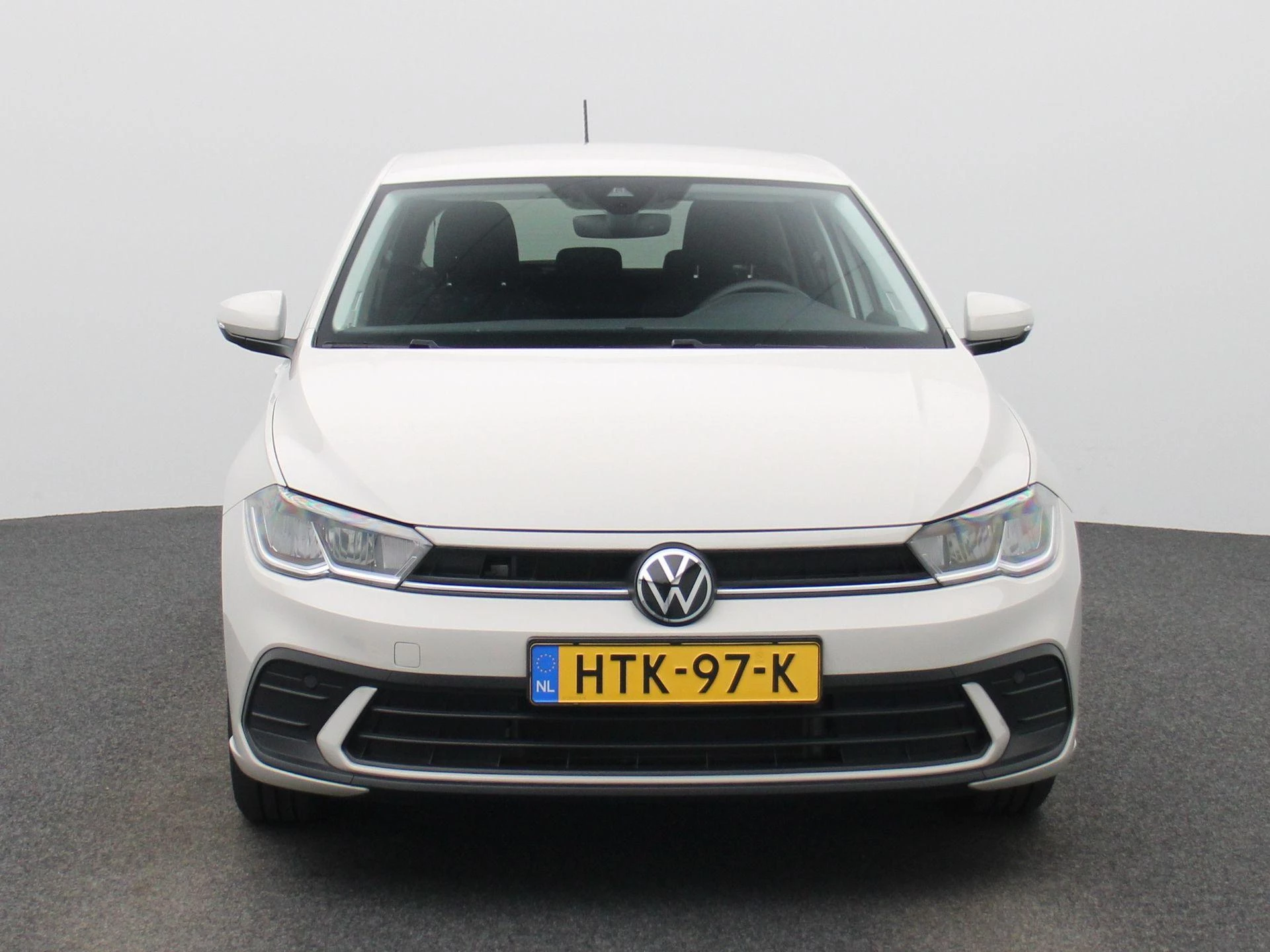 Volkswagen-Polo-image-2