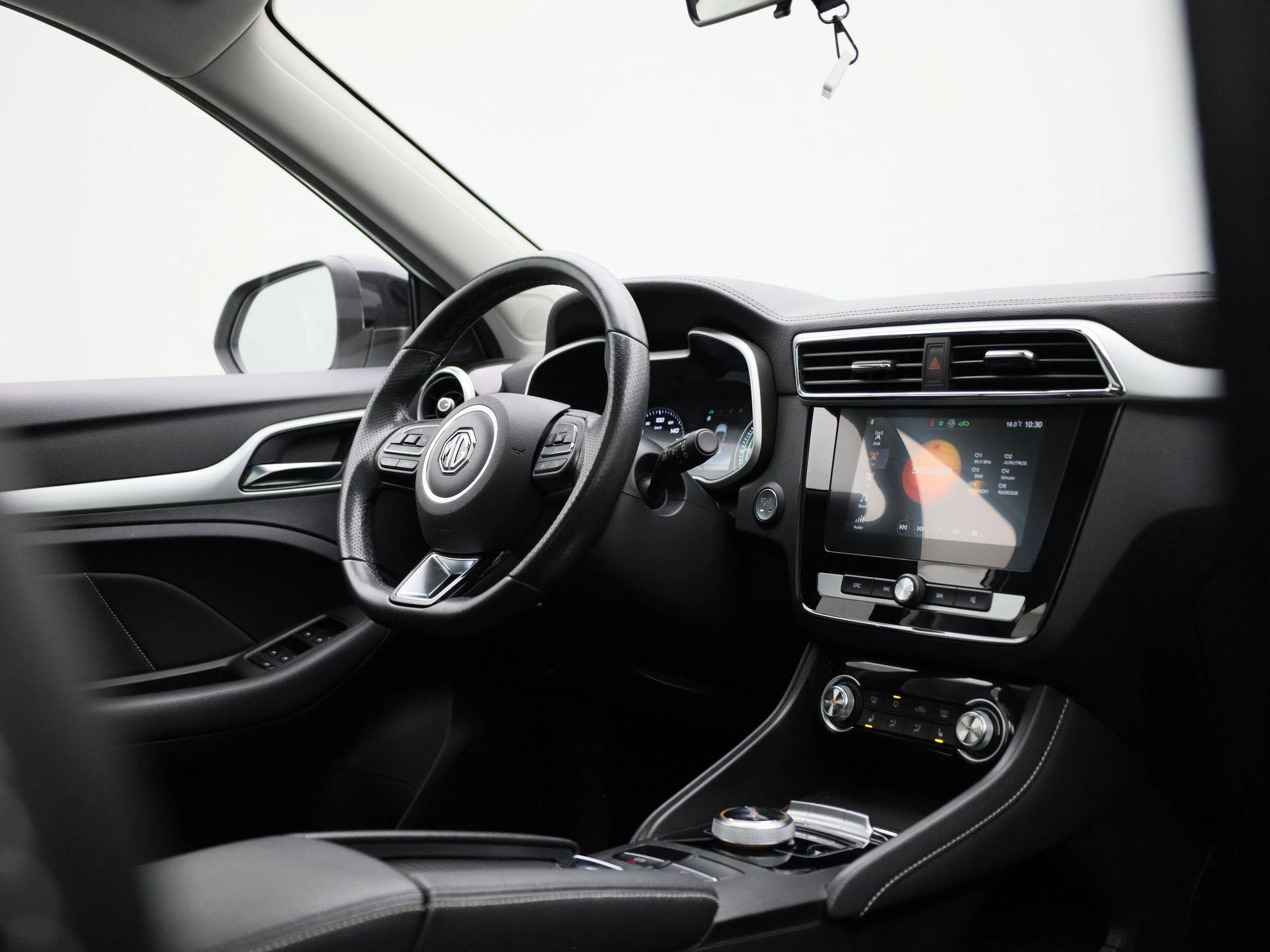 MG-ZS EV-image-34