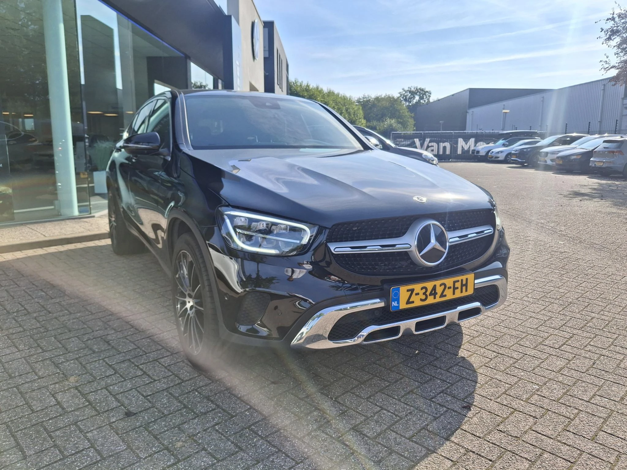 Mercedes-Benz-GLC-image-2
