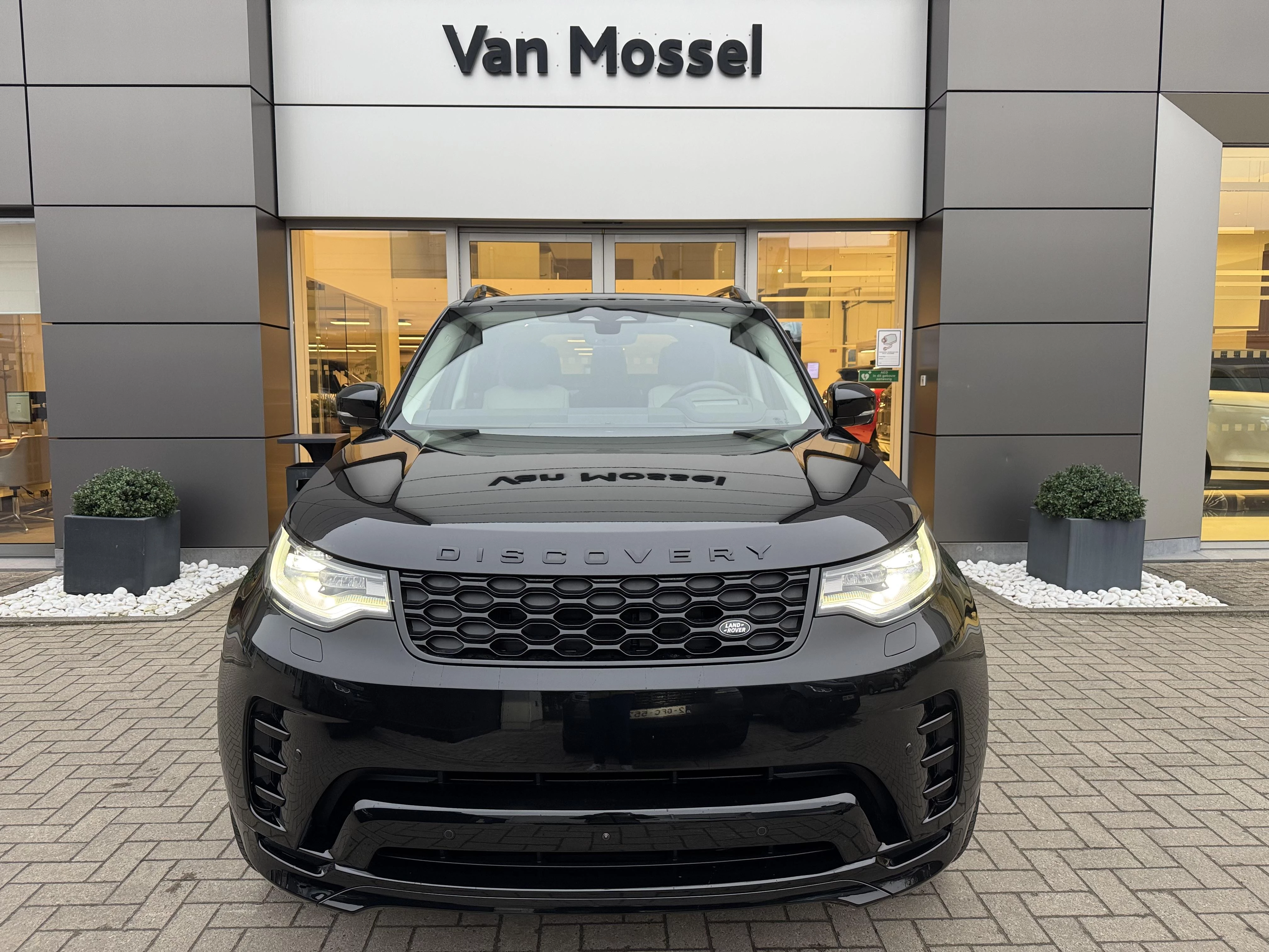 Land Rover-Discovery-image-6