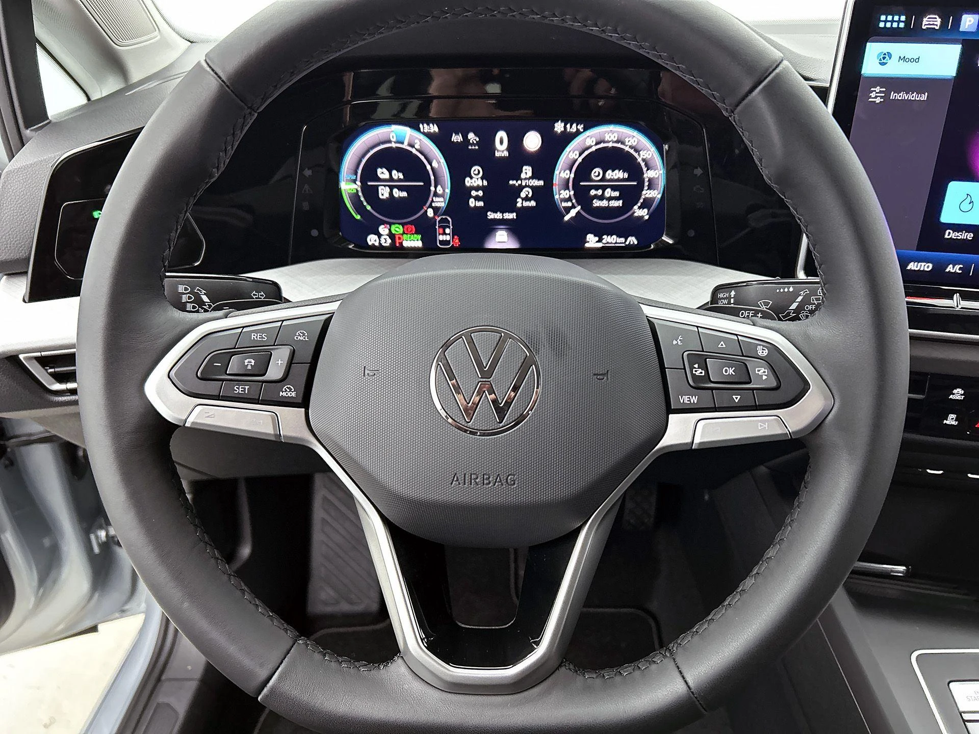 Volkswagen Golf - 35