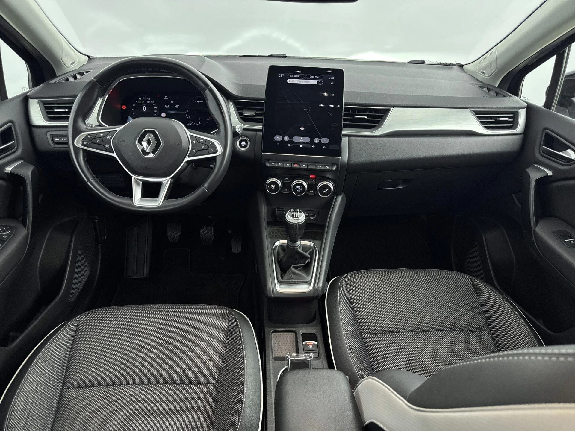 Renault-Captur-image-15