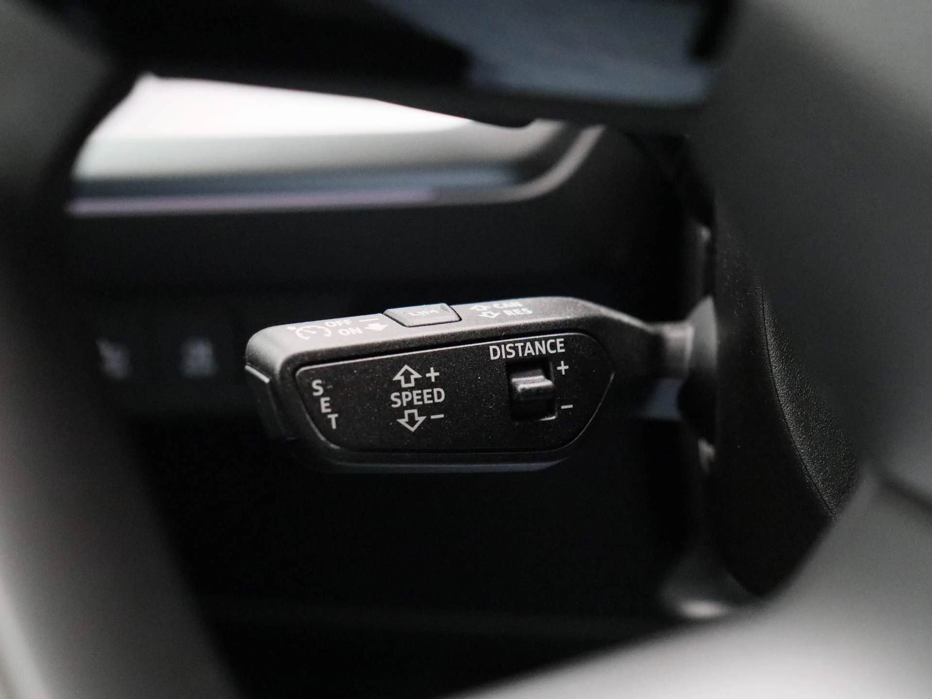 Audi-Q4 e-tron-image-22