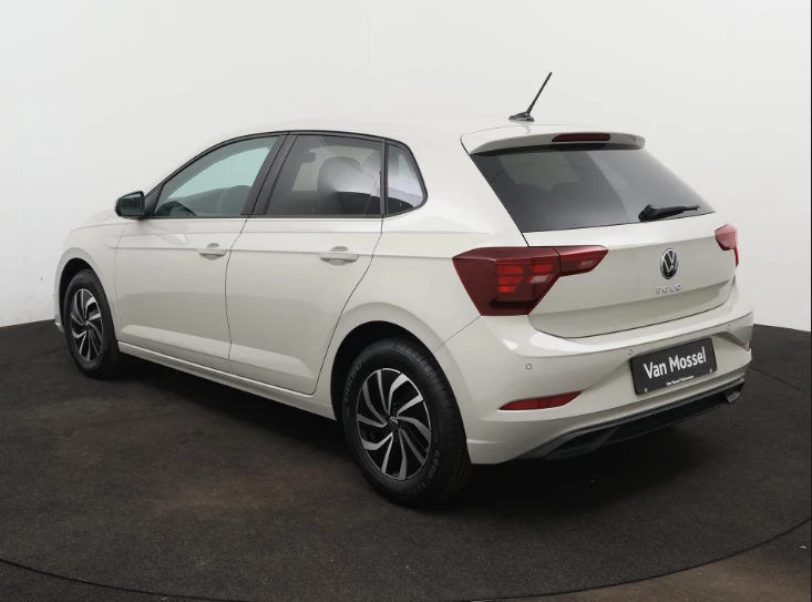 Volkswagen-Polo-image-3