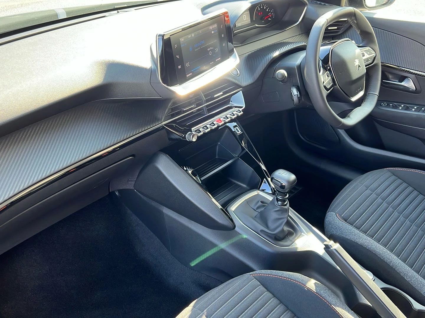 Peugeot 208 1.2 PureTech 100 Active Premium + 5dr