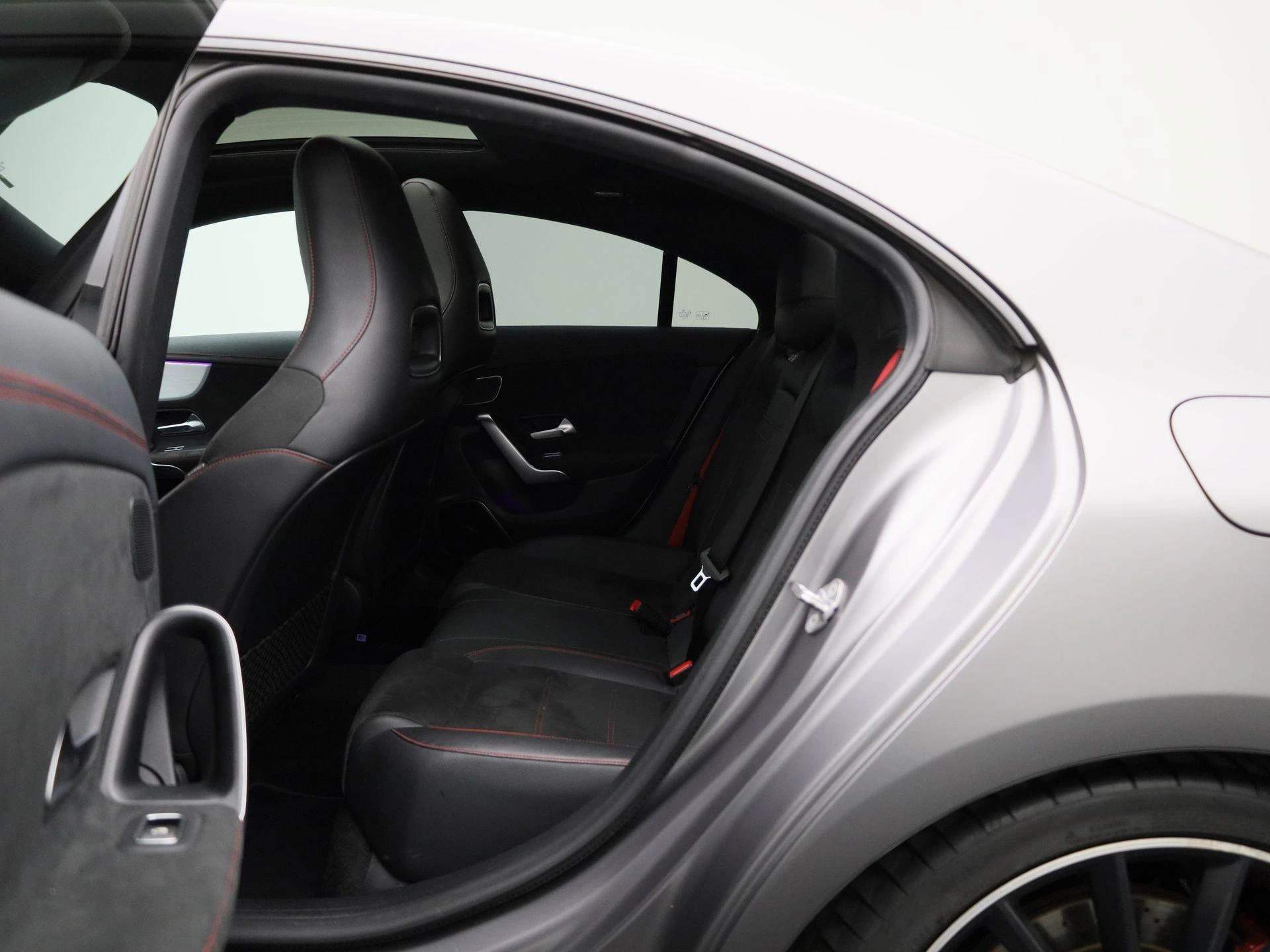Mercedes-Benz-CLA-image-9
