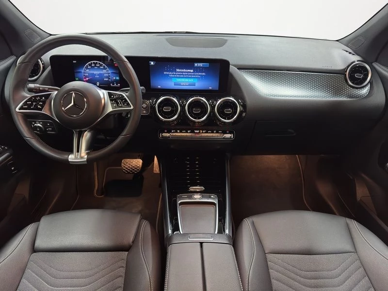Mercedes-Benz-GLA-image-14
