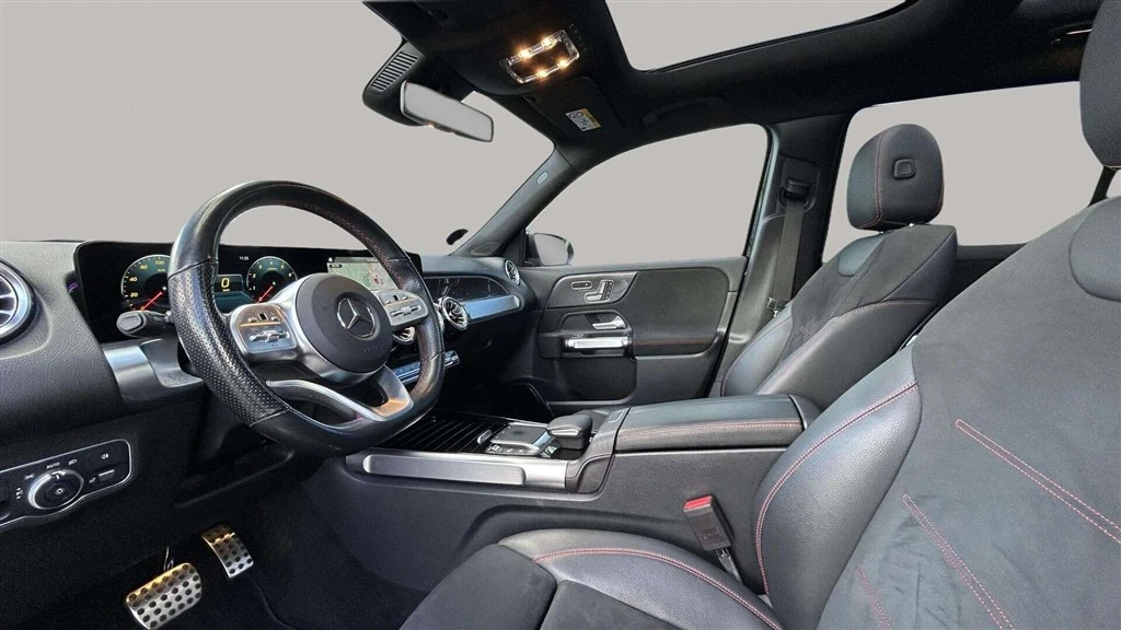 Mercedes-Benz-GLB-image-9