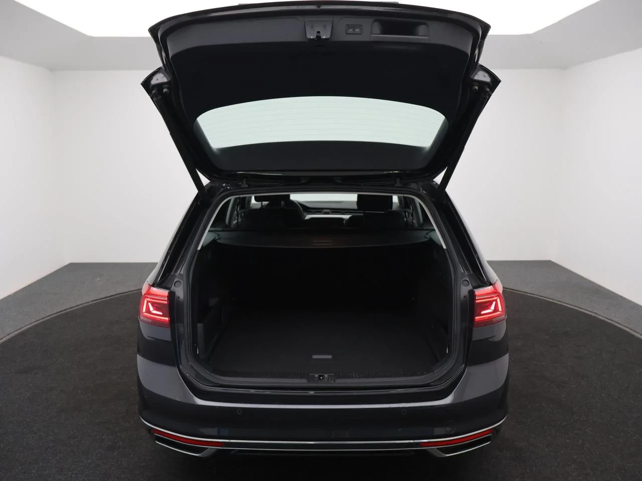 Volkswagen-Passat-image-22