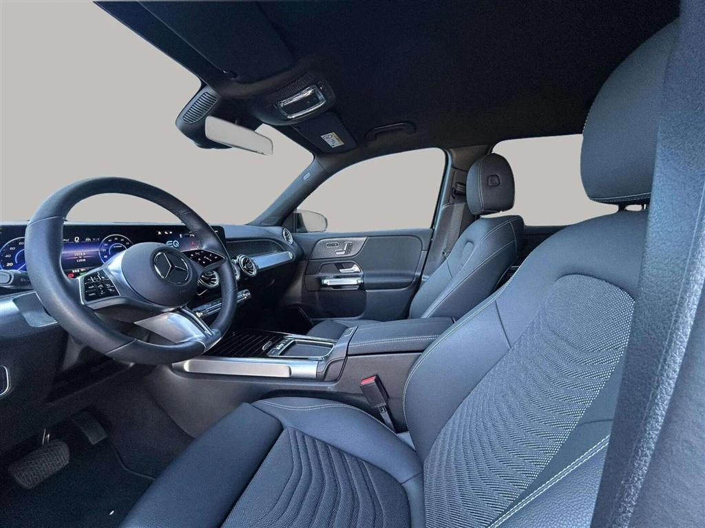 Mercedes-Benz-EQB-image-9
