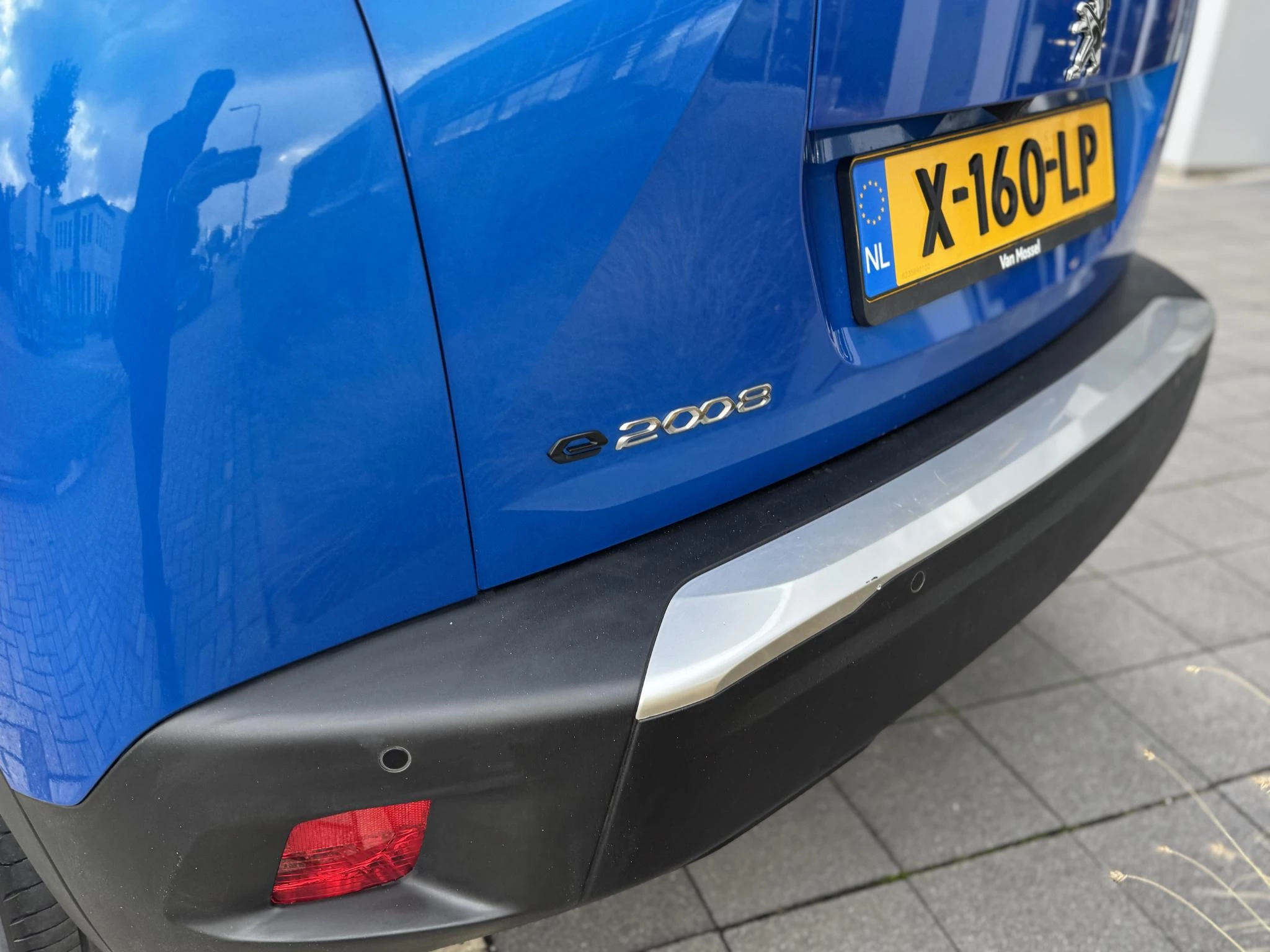 Peugeot-e-2008-image-15