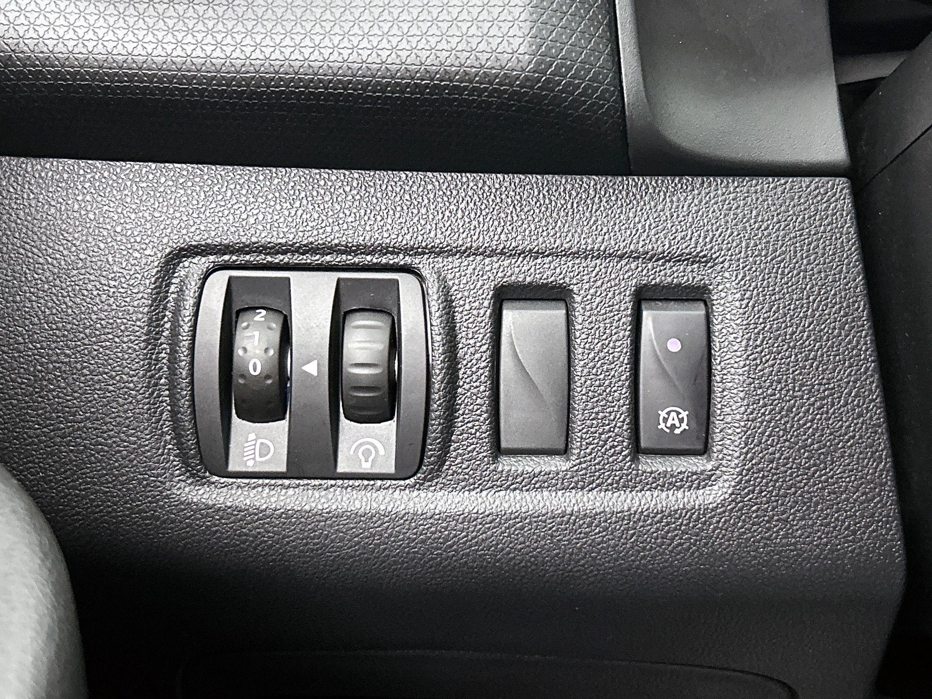Renault-Clio-image-23
