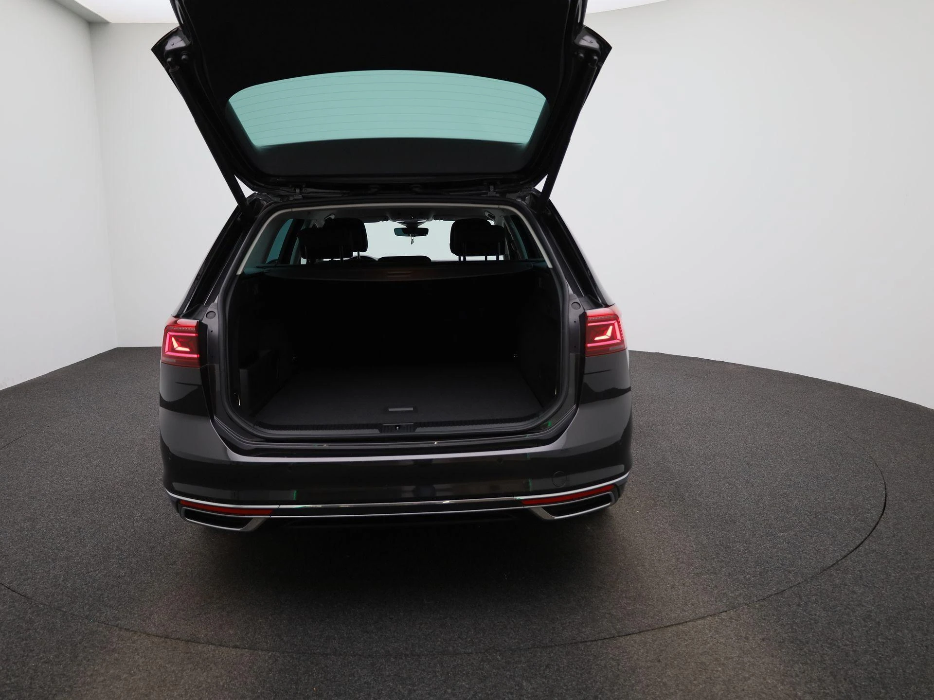 Volkswagen-Passat-image-10