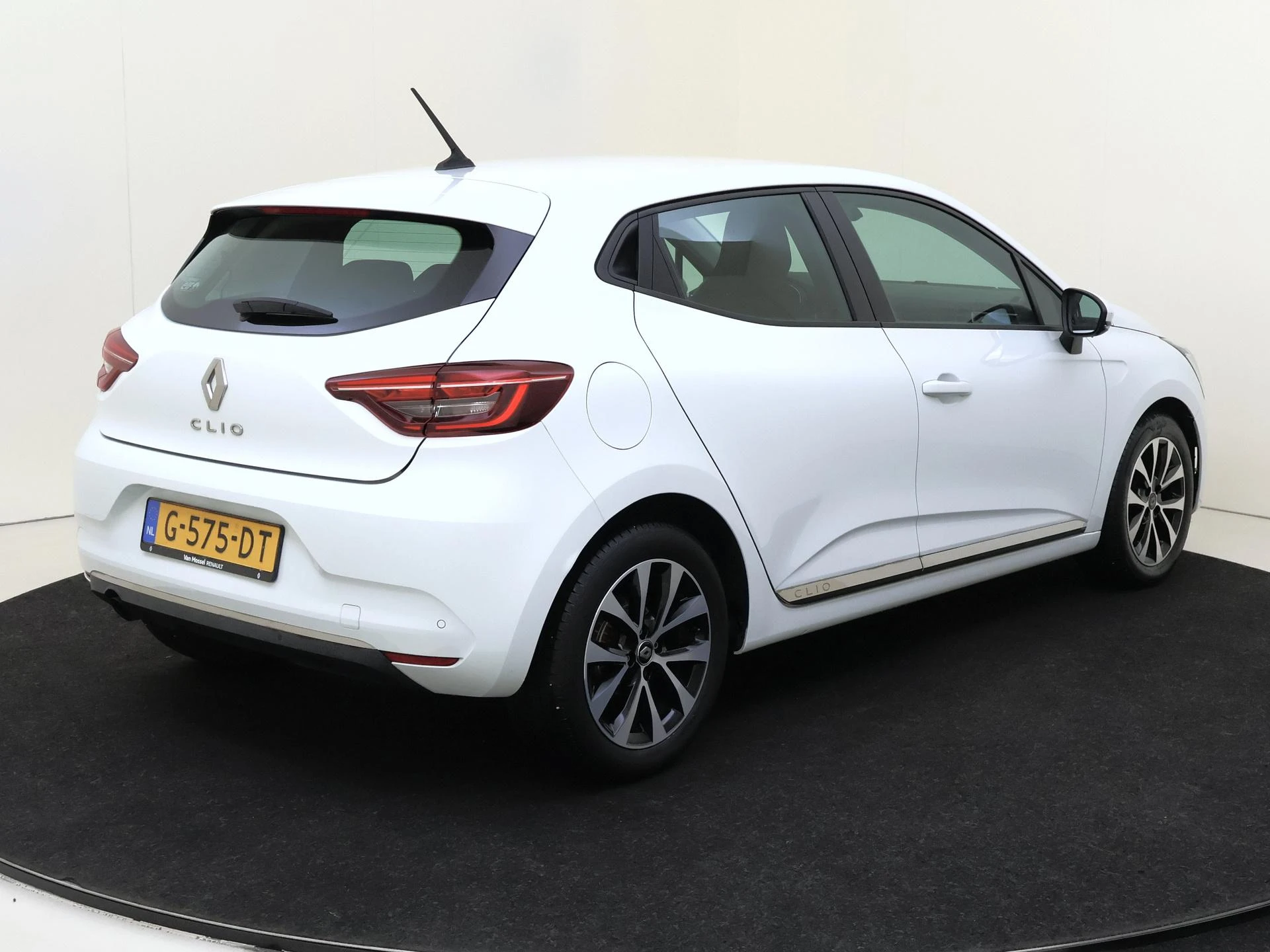 Renault-Clio-image-3