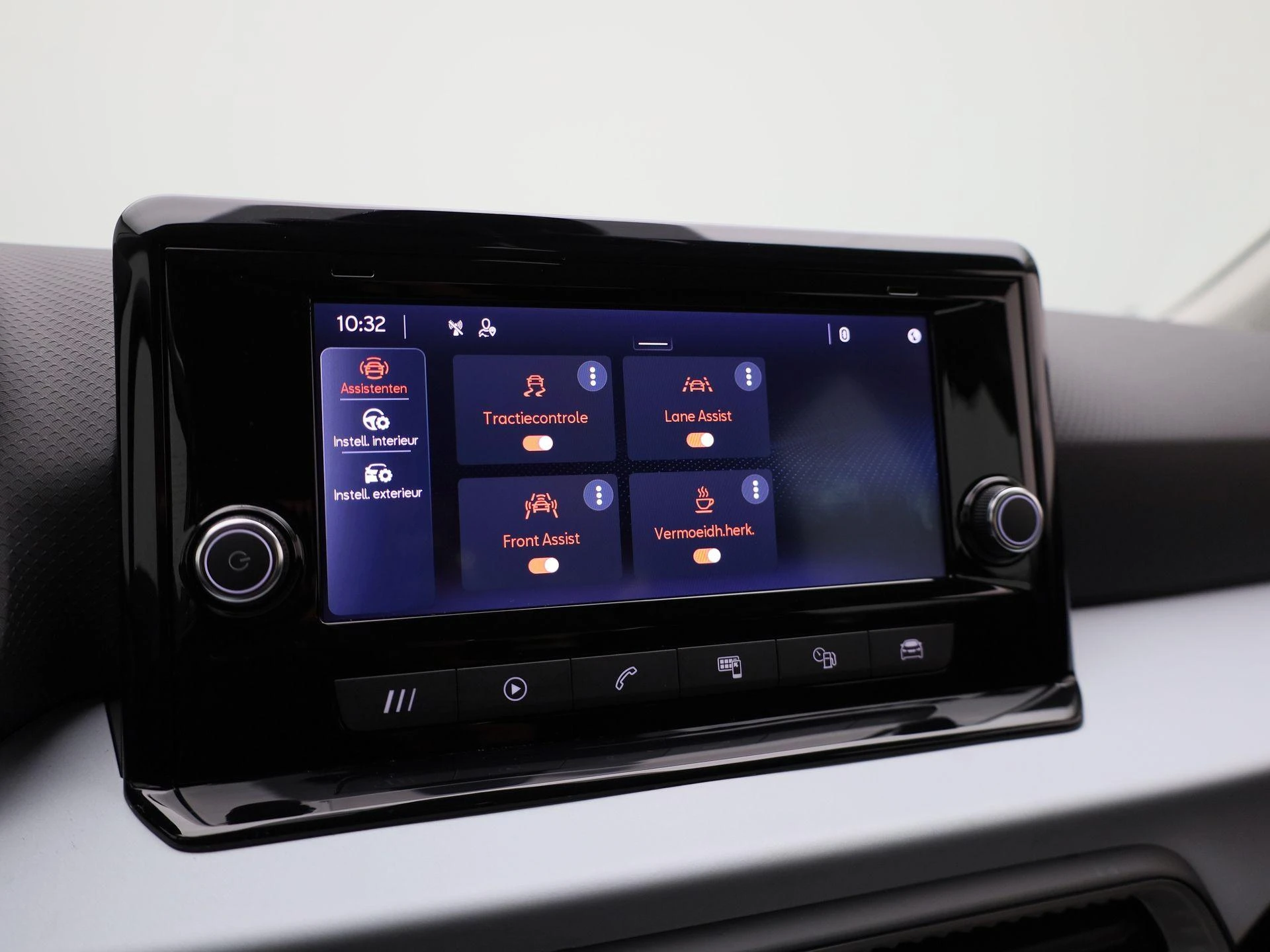 SEAT-Arona-image-25