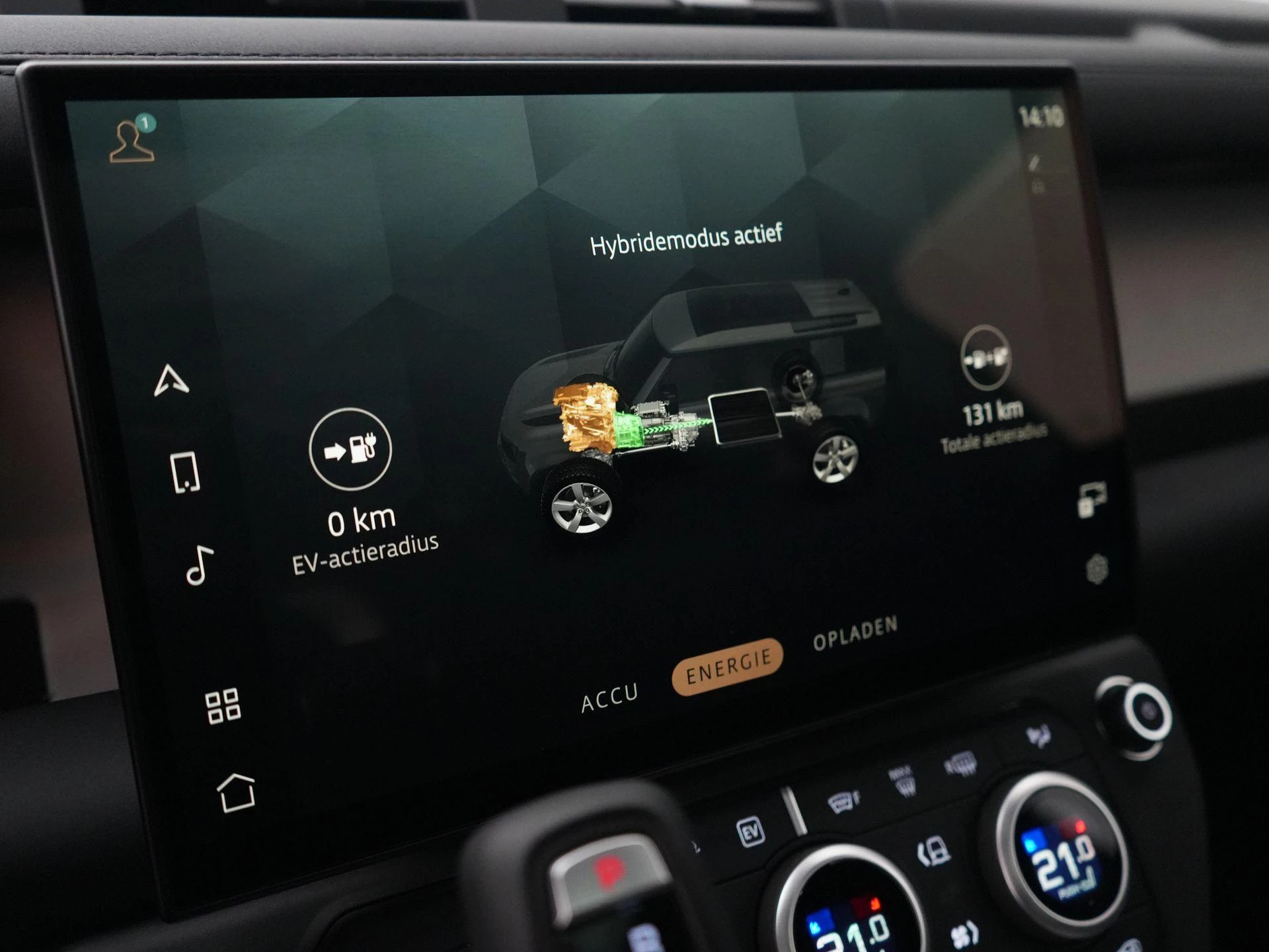 Land Rover-Defender-image-29