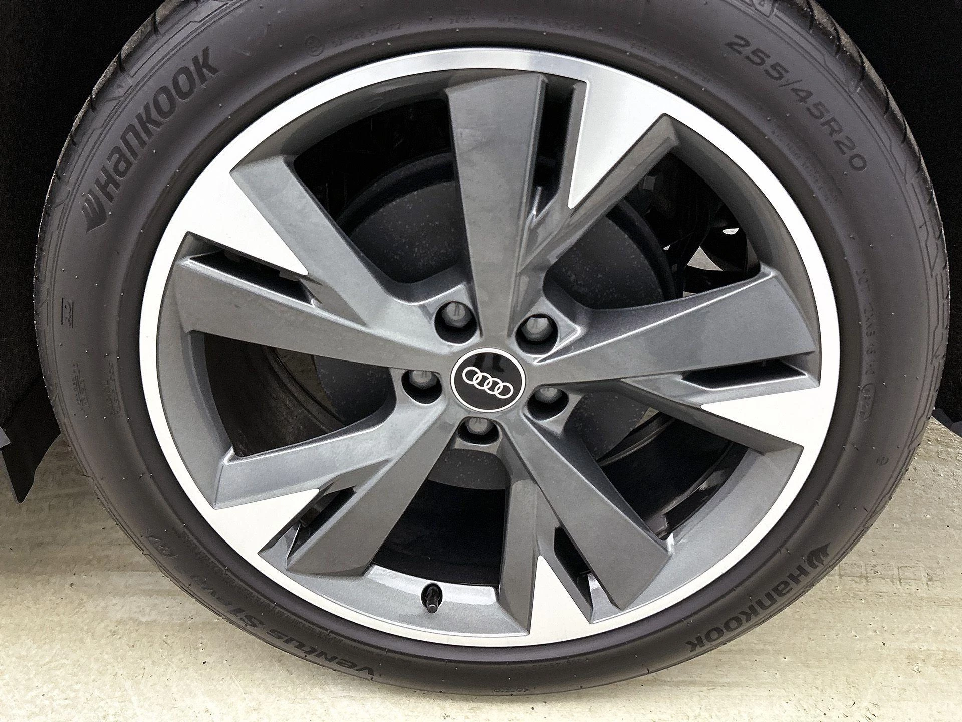 Audi-Q4 Sportback e-tron-image-8