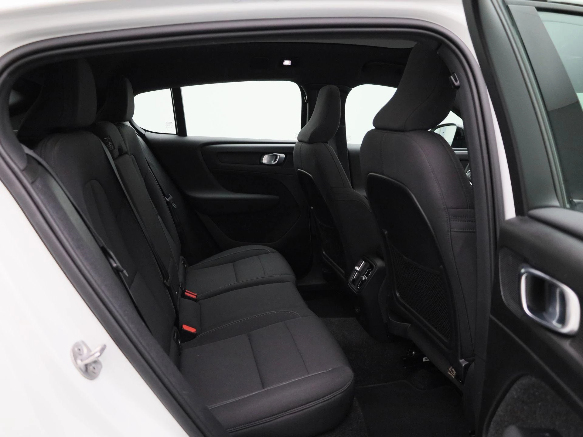 Volvo-C40-image-35
