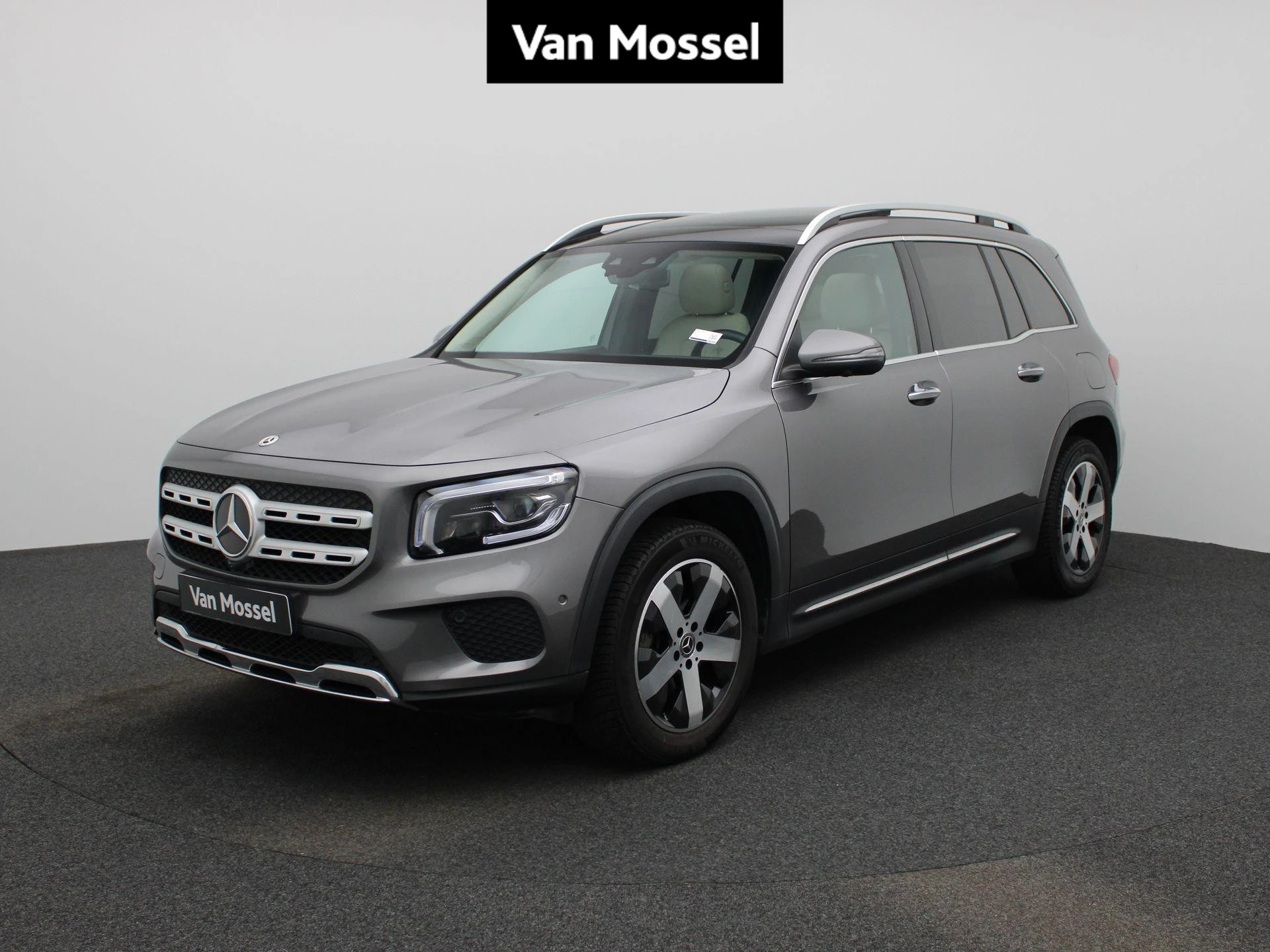 Mercedes-Benz-GLB-image-0