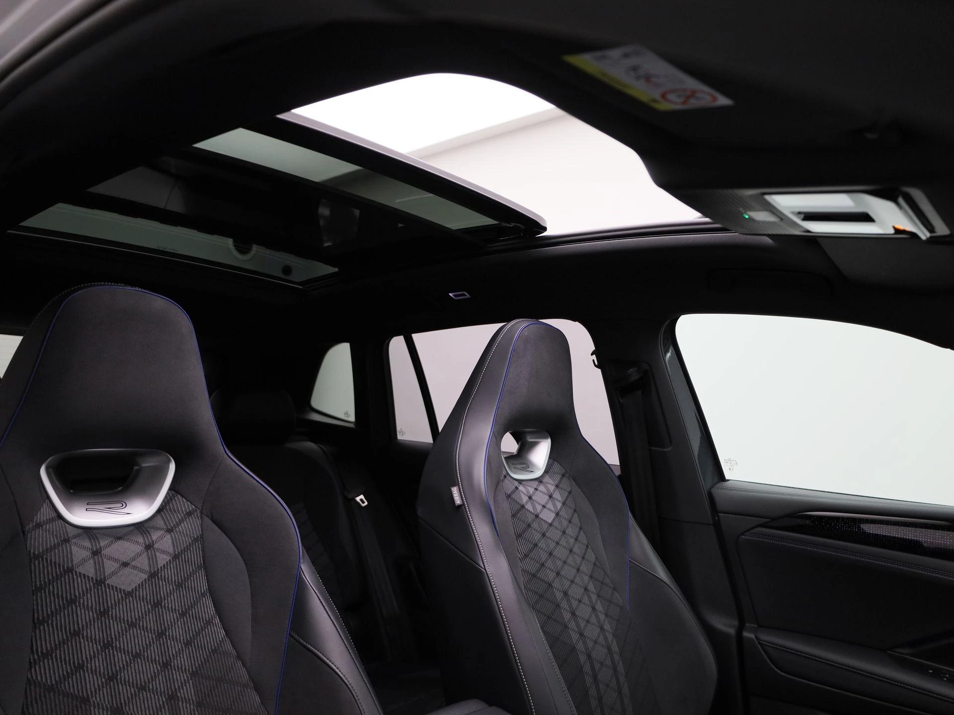 Volkswagen-Tiguan-image-55