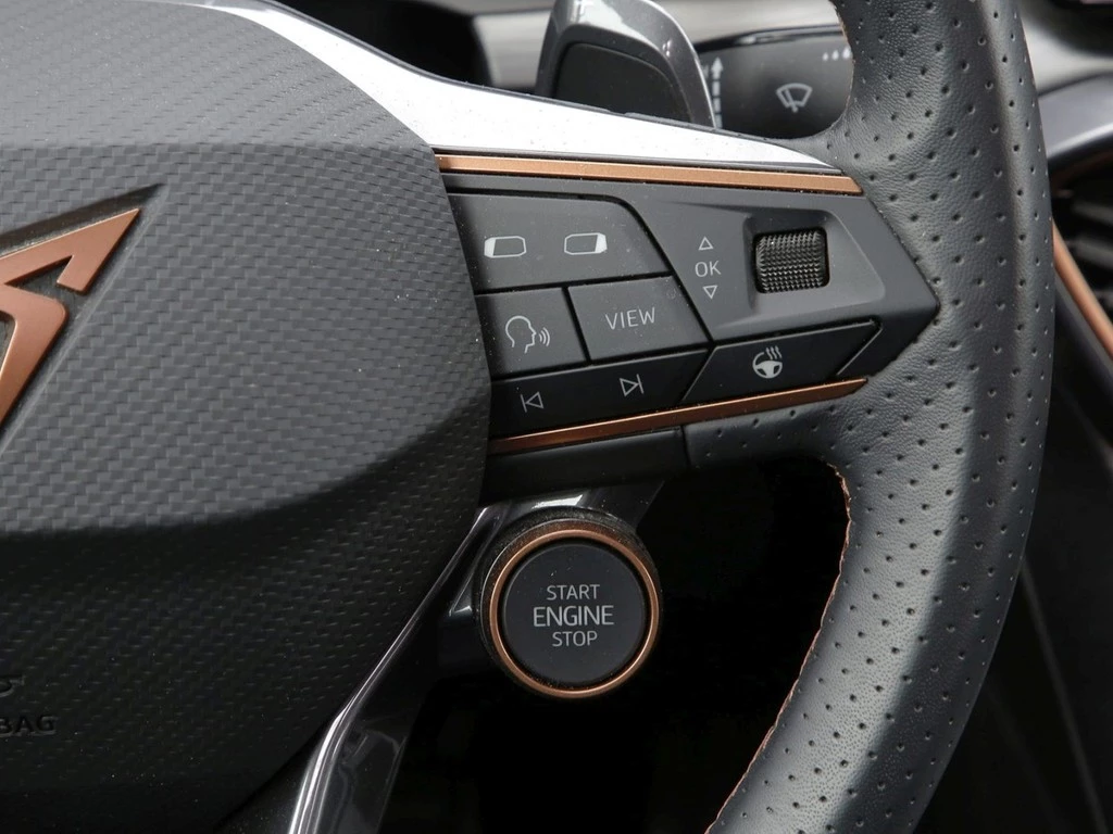 CUPRA Leon VZ 2.0 TSI 19" BEATS Leder Pano Navi+VC ACC LED RFK+PDC SHZ